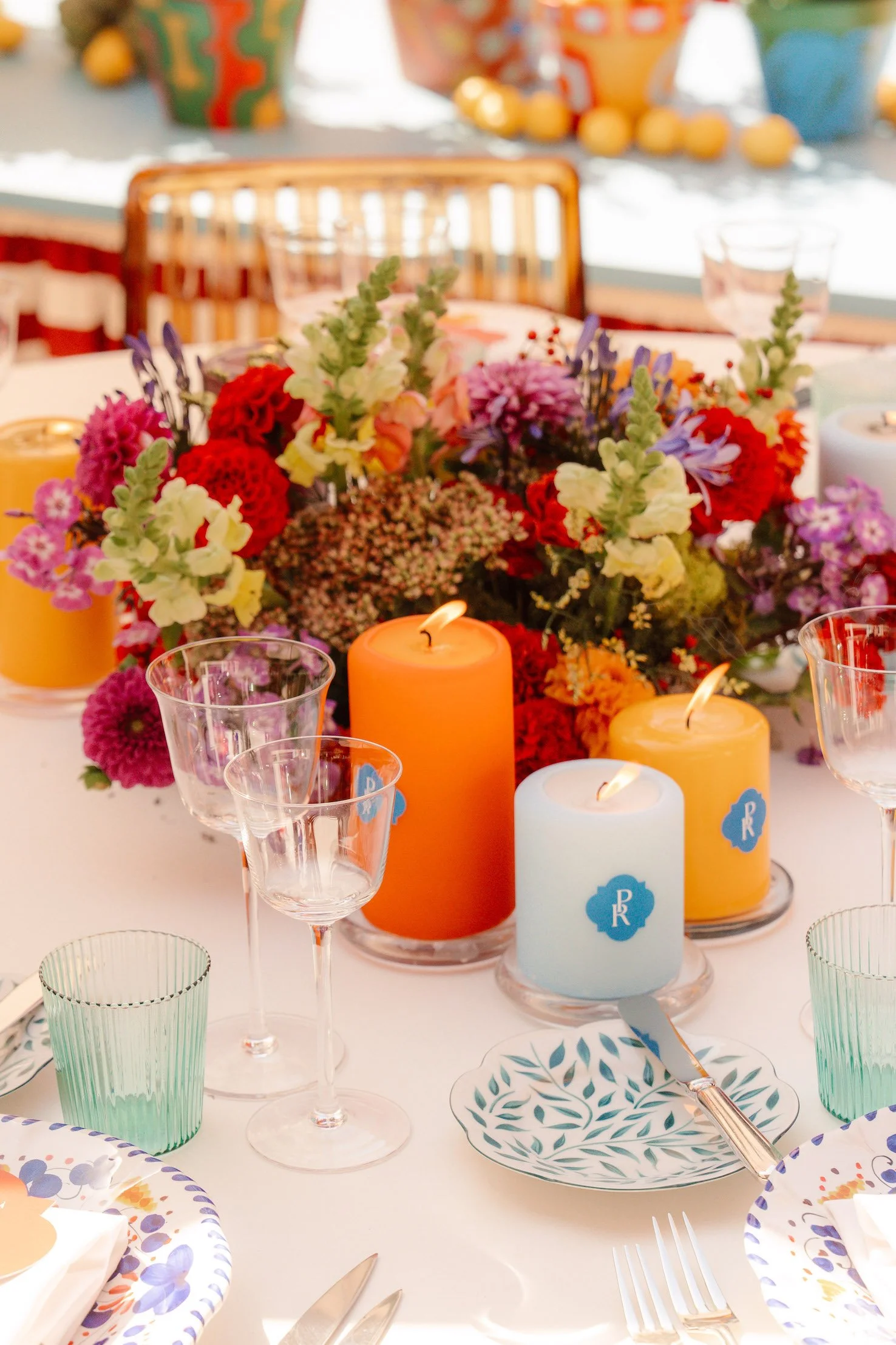 styling van kleurrijke tafel