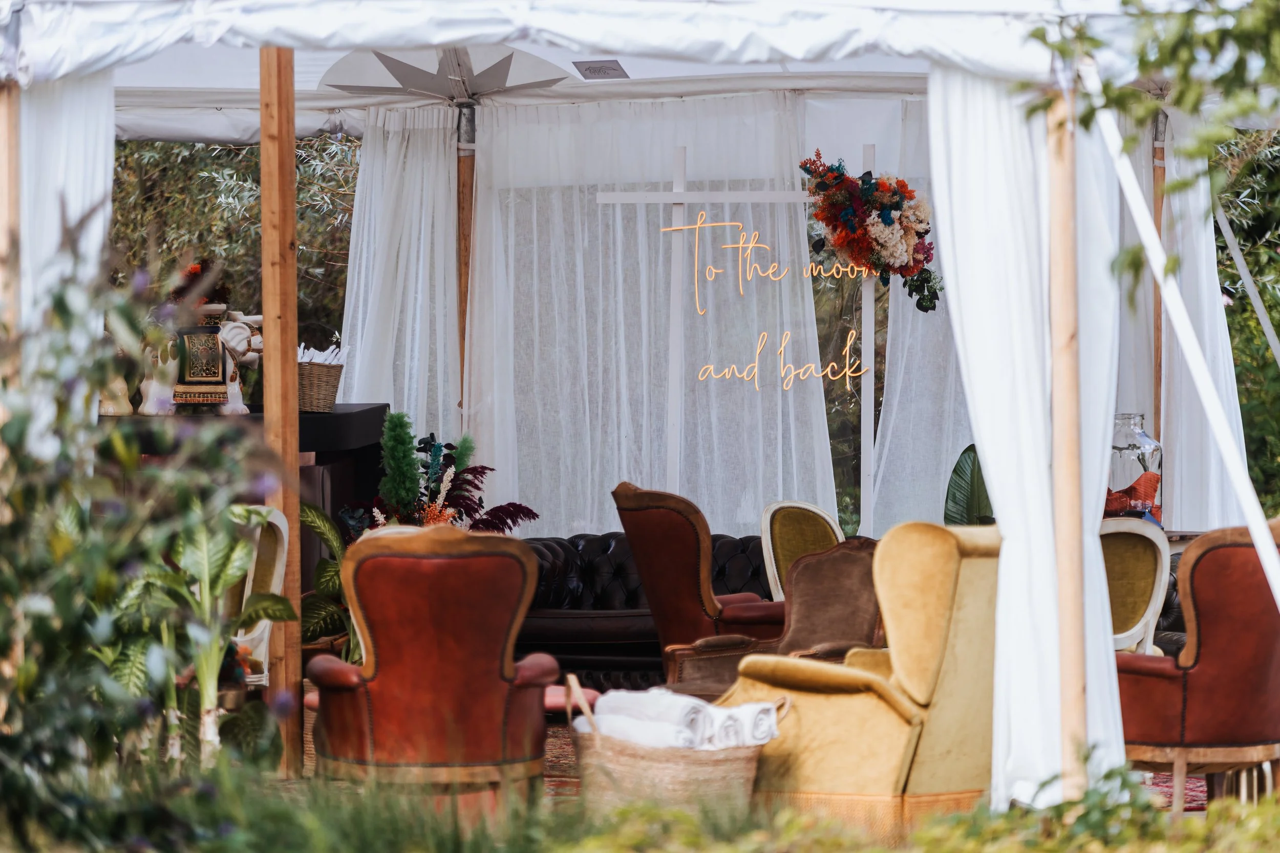 zithoek op huwelijksfeest