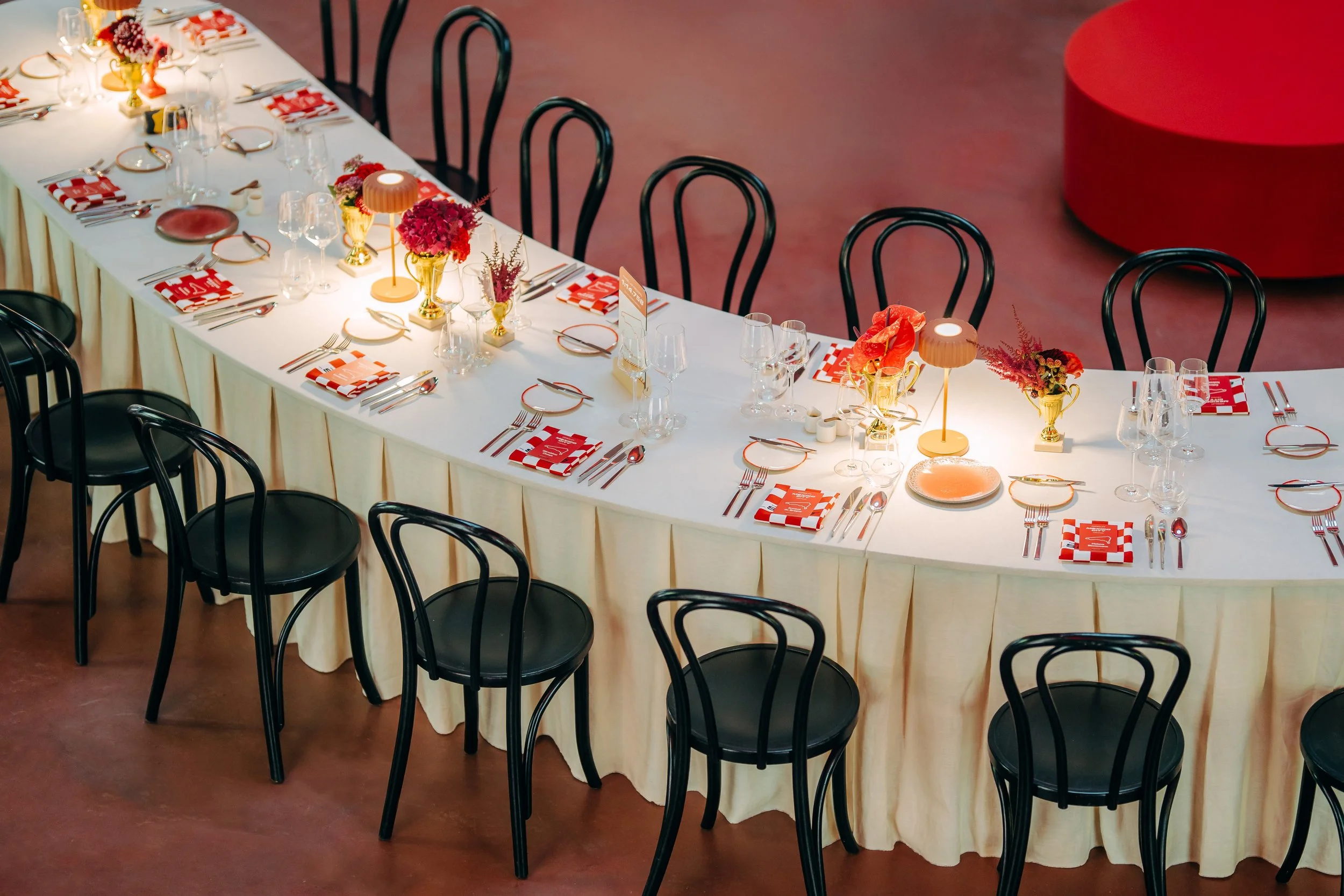 tafelstyling voor f1 geïnspireerd thema feest