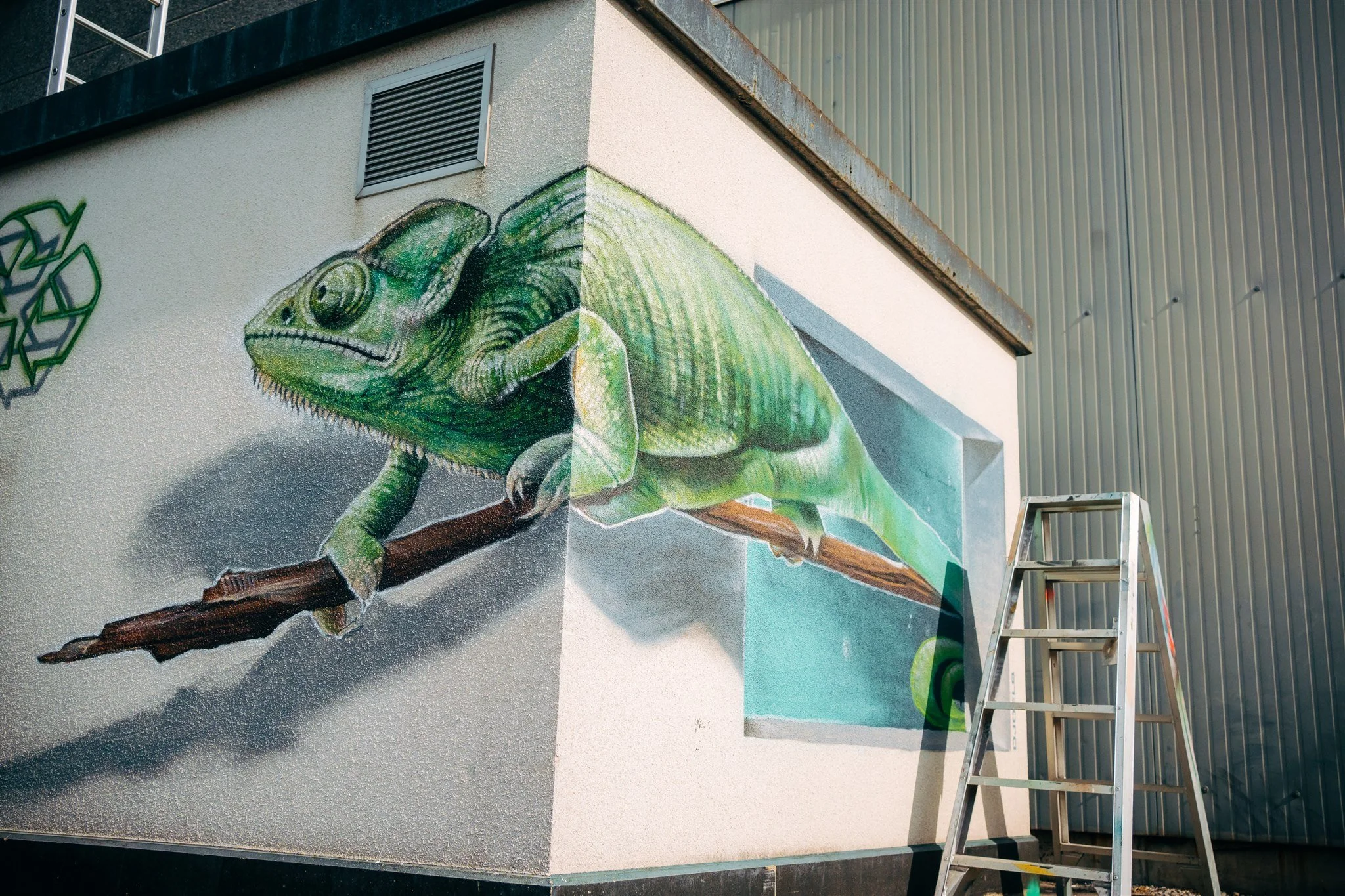 grafiti op de hoek van muur als teambuildings activiteit