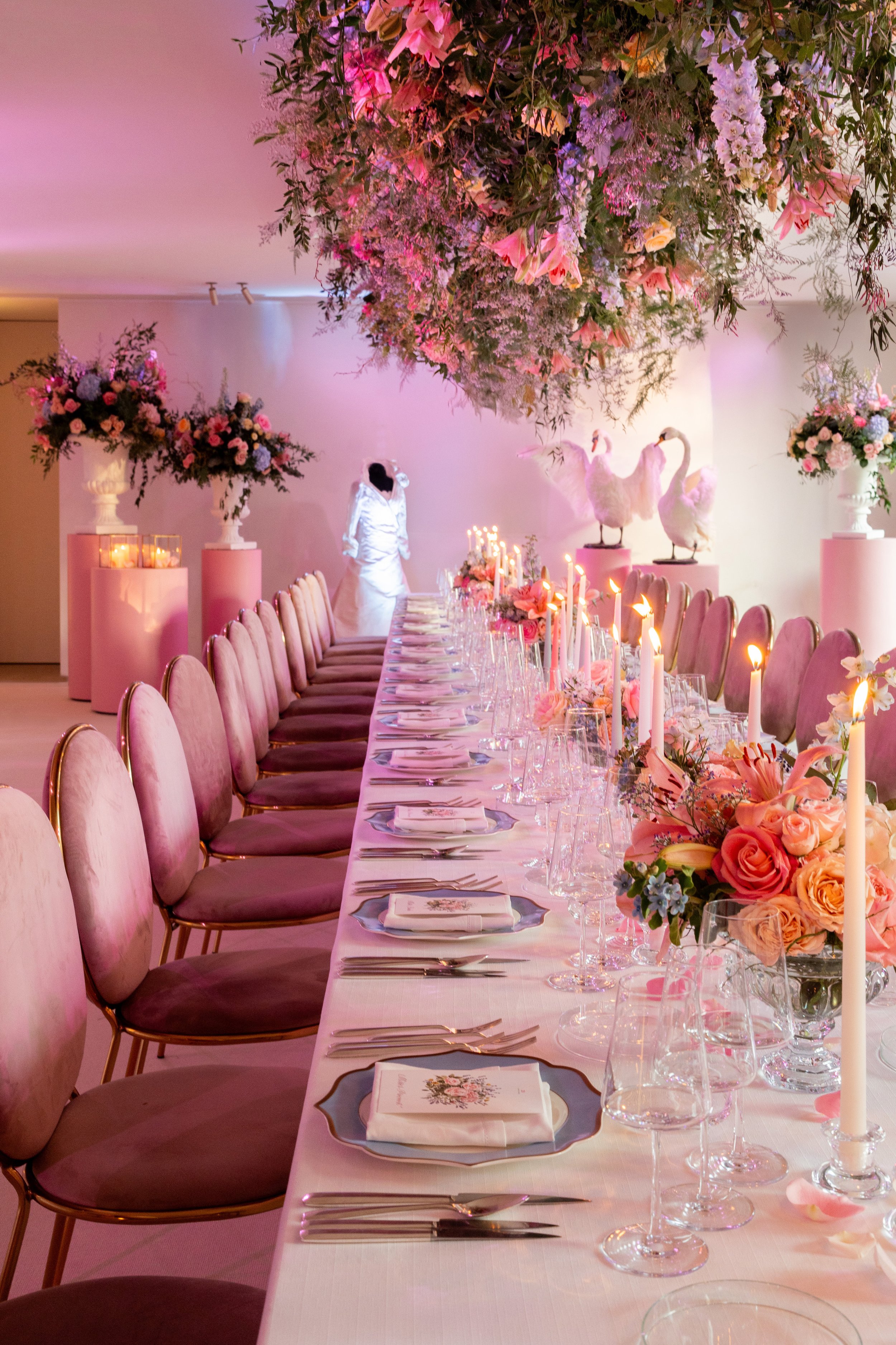 pastel tafelstyling voor een bridgerton feest