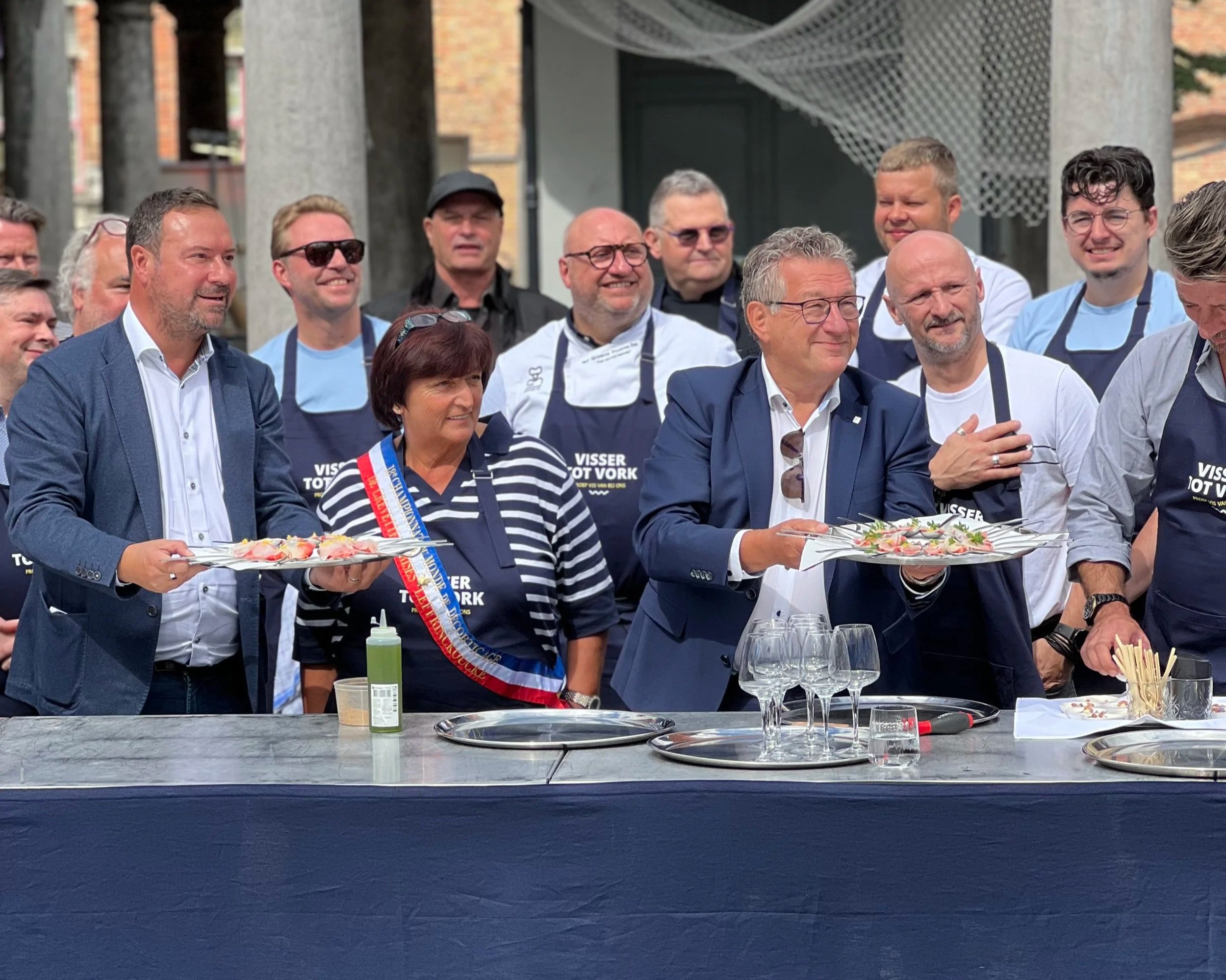 hapjes gemaakt uit vis die voorgesteld worden