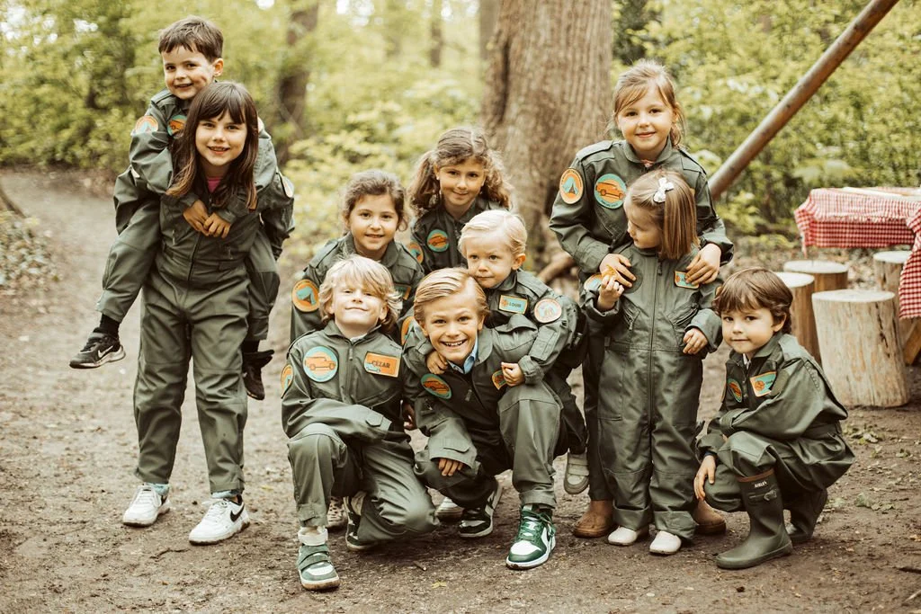 groepsfoto van kindjes op communiefeest