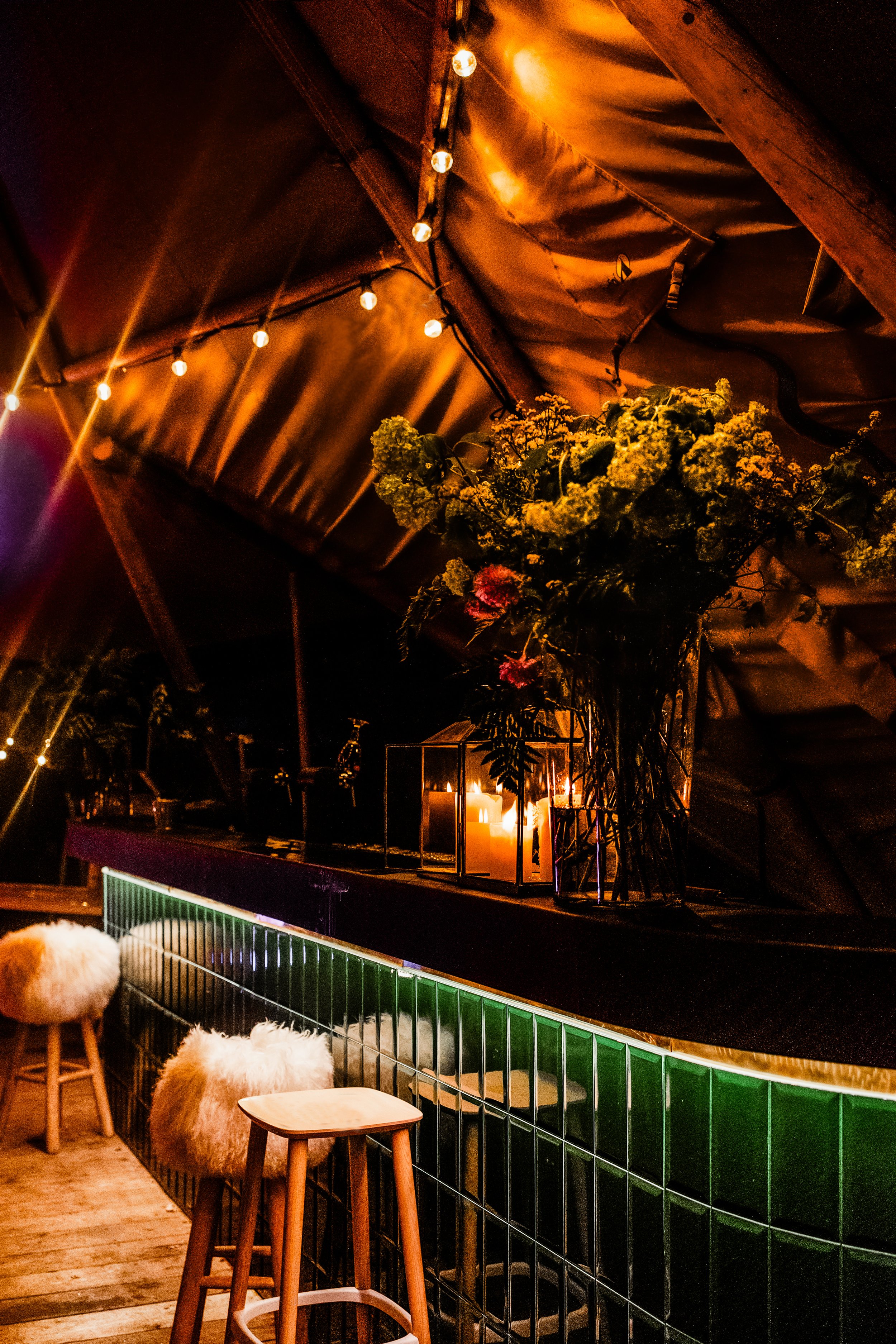 sfeerbeeld van inkleding bar