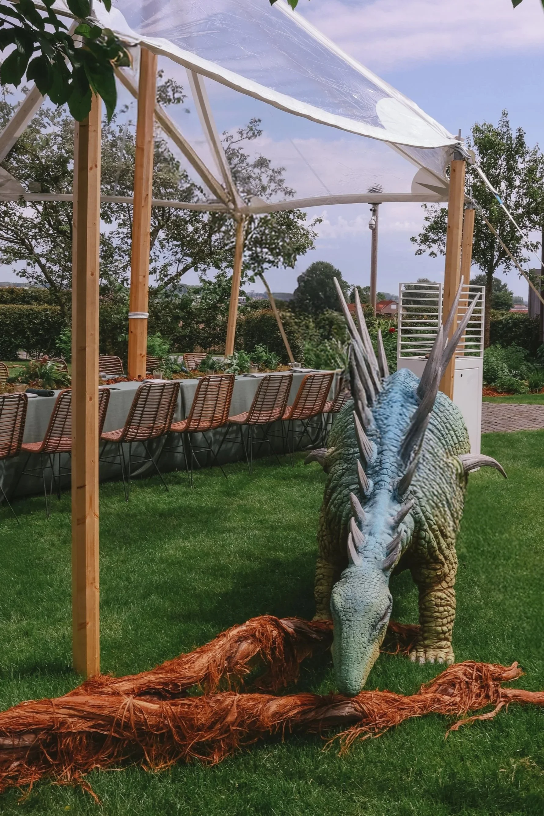 dino als decoratie op een communiefeest