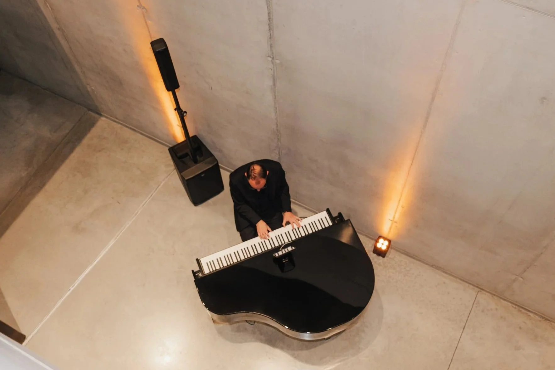 live pianomuziek tijdens een verjaardagsdiner