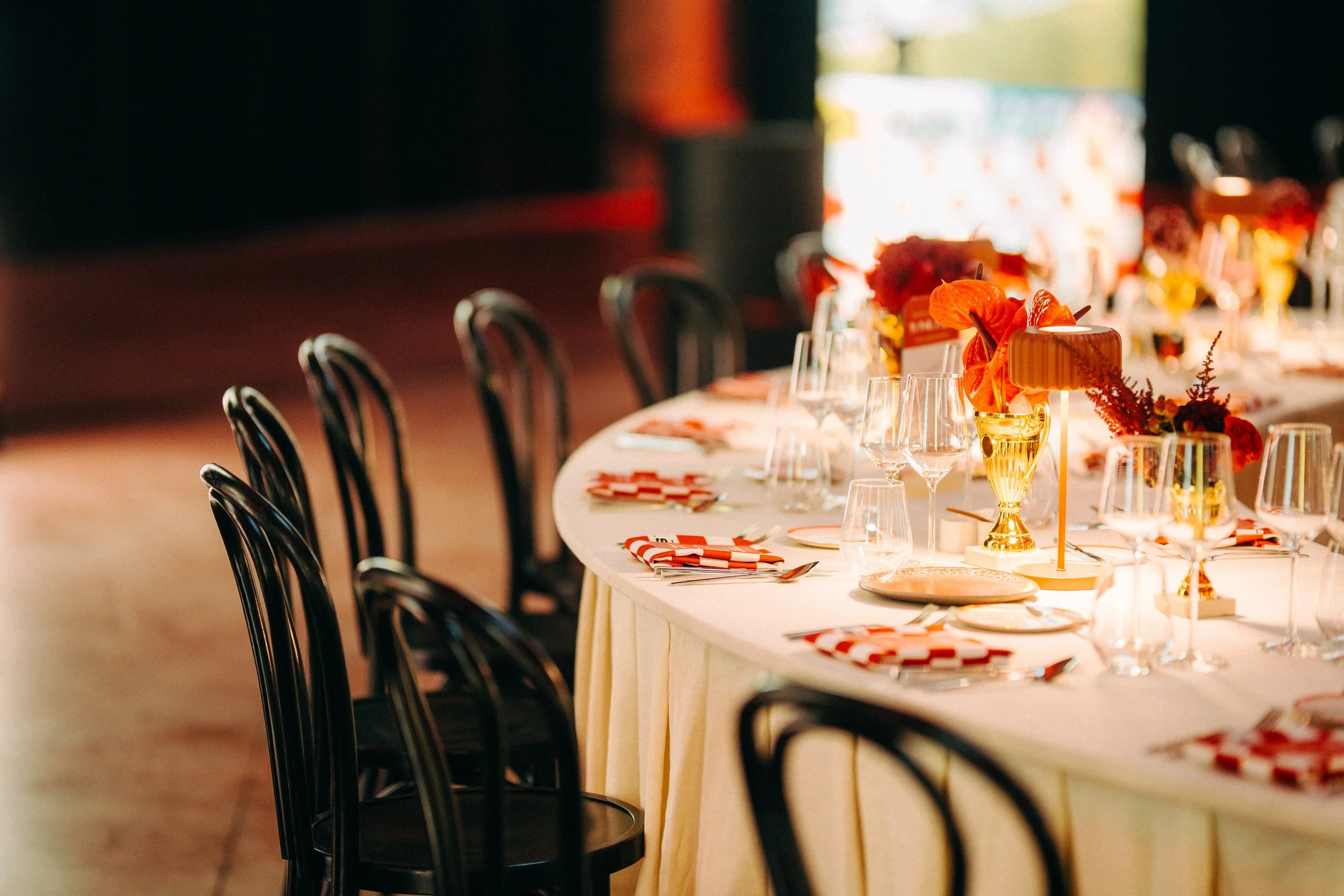 tafel tijdens een race thema diner