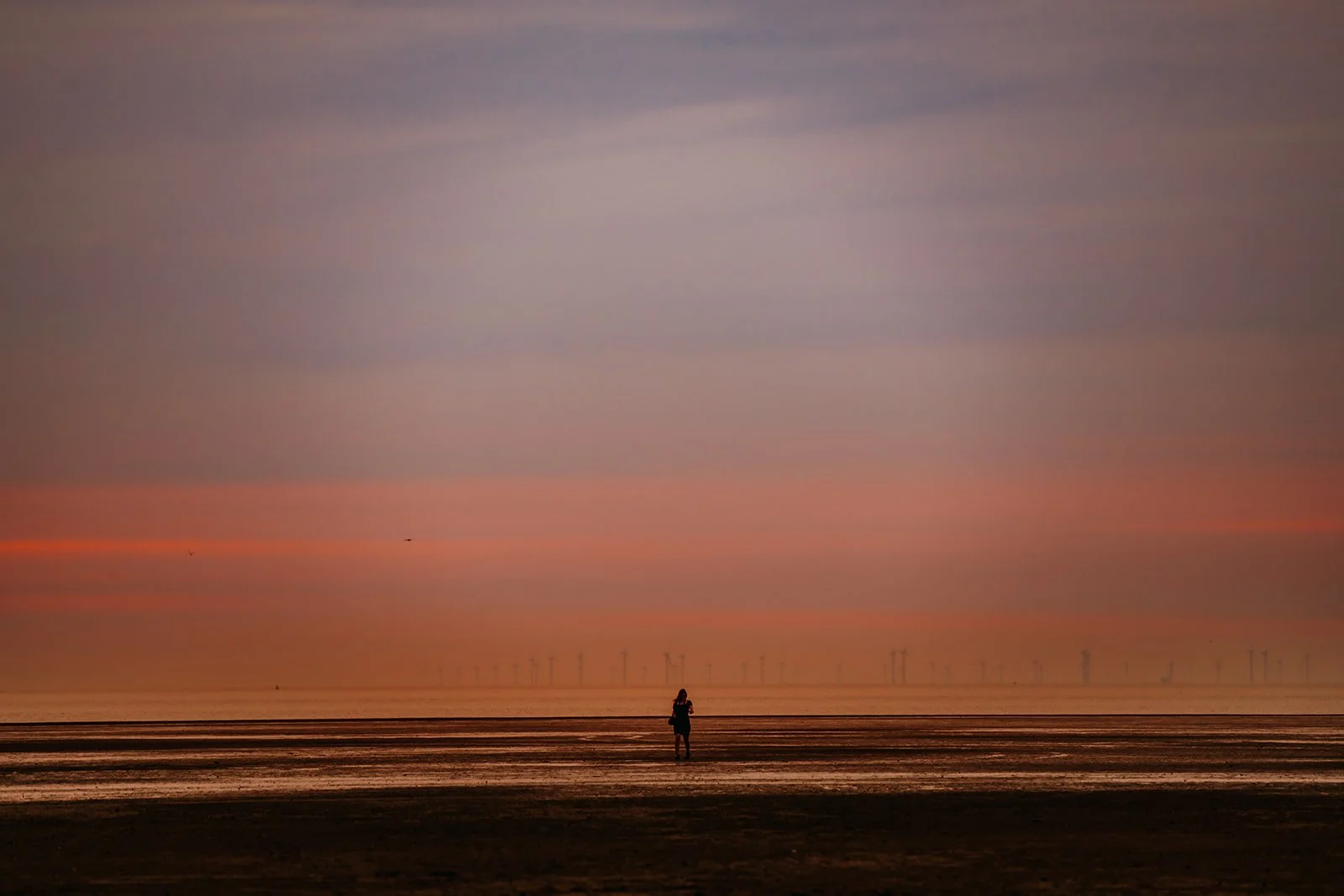 zonsondergang tijdens een festival aan zee