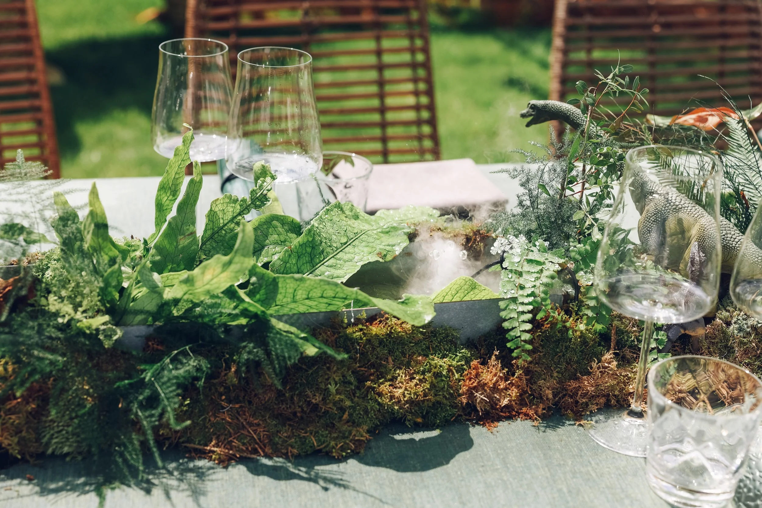 tafeldecoratie in dino thema