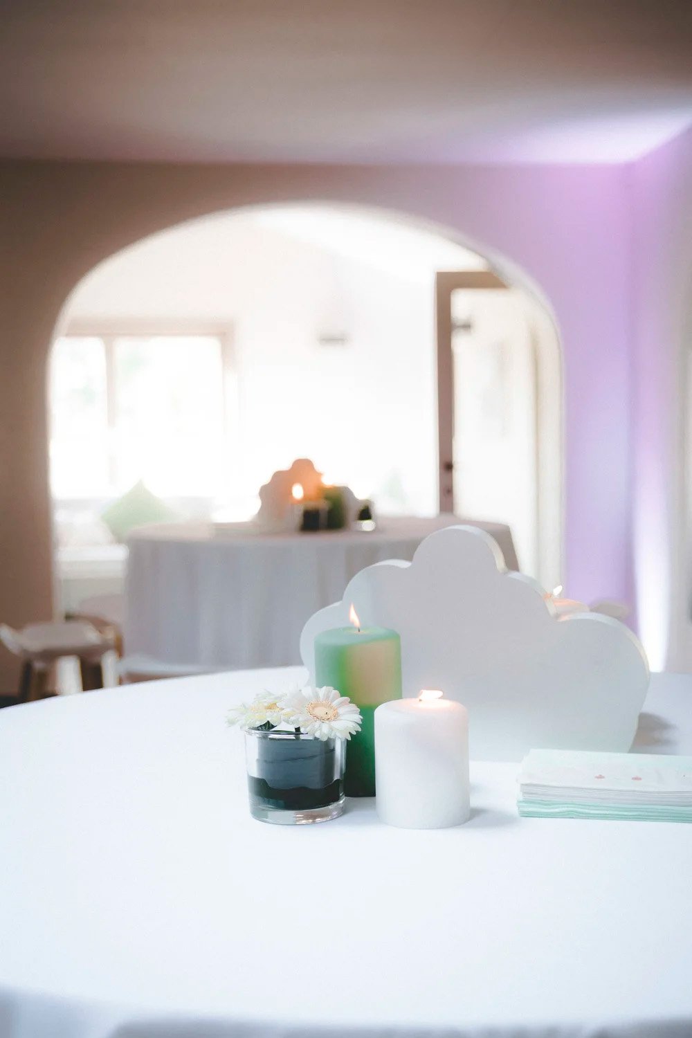 decoratie op tafel voor babyborrel
