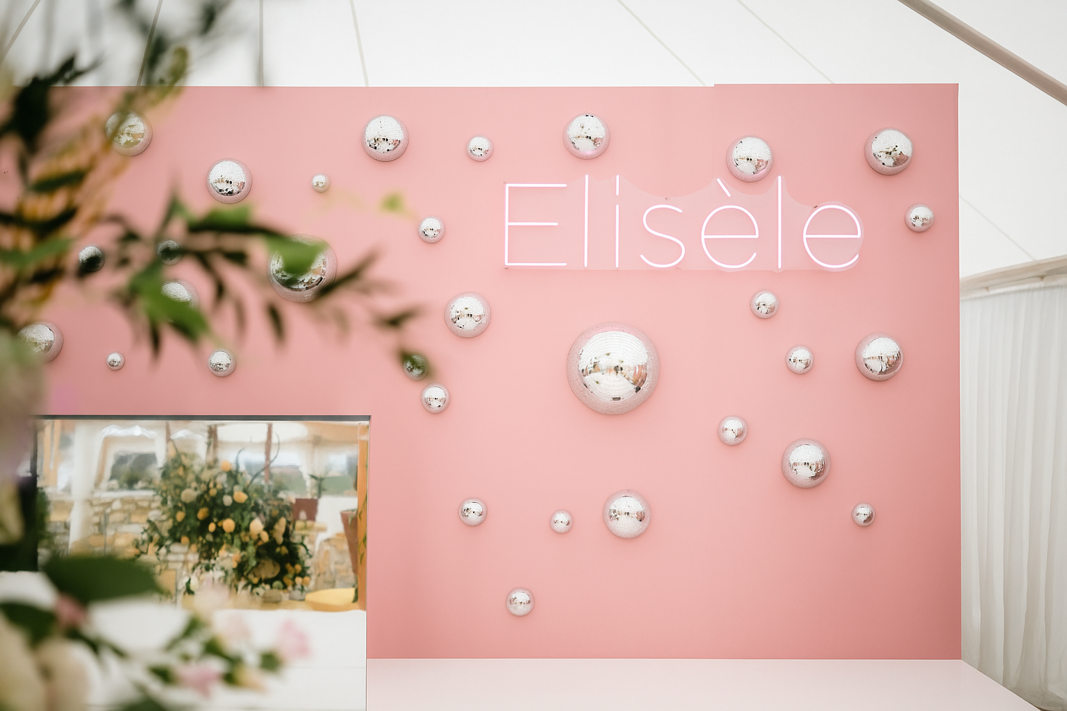 Fotomuur met roze details