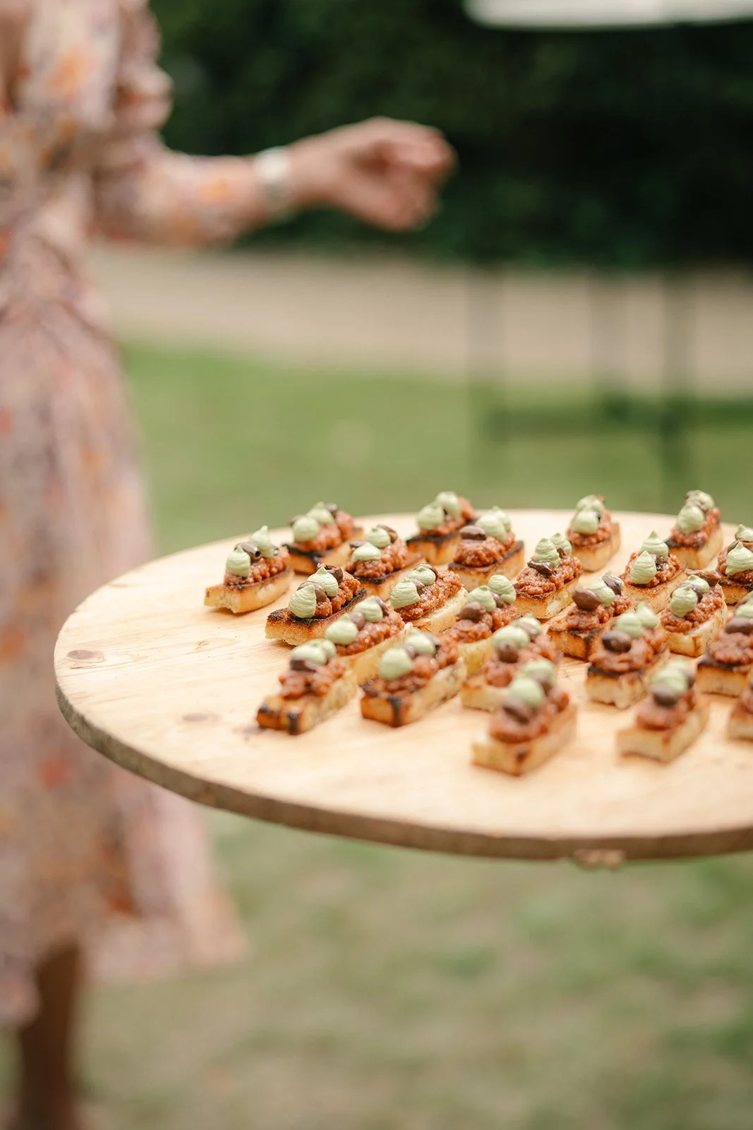 detail van plateau met italiaanse hapjes