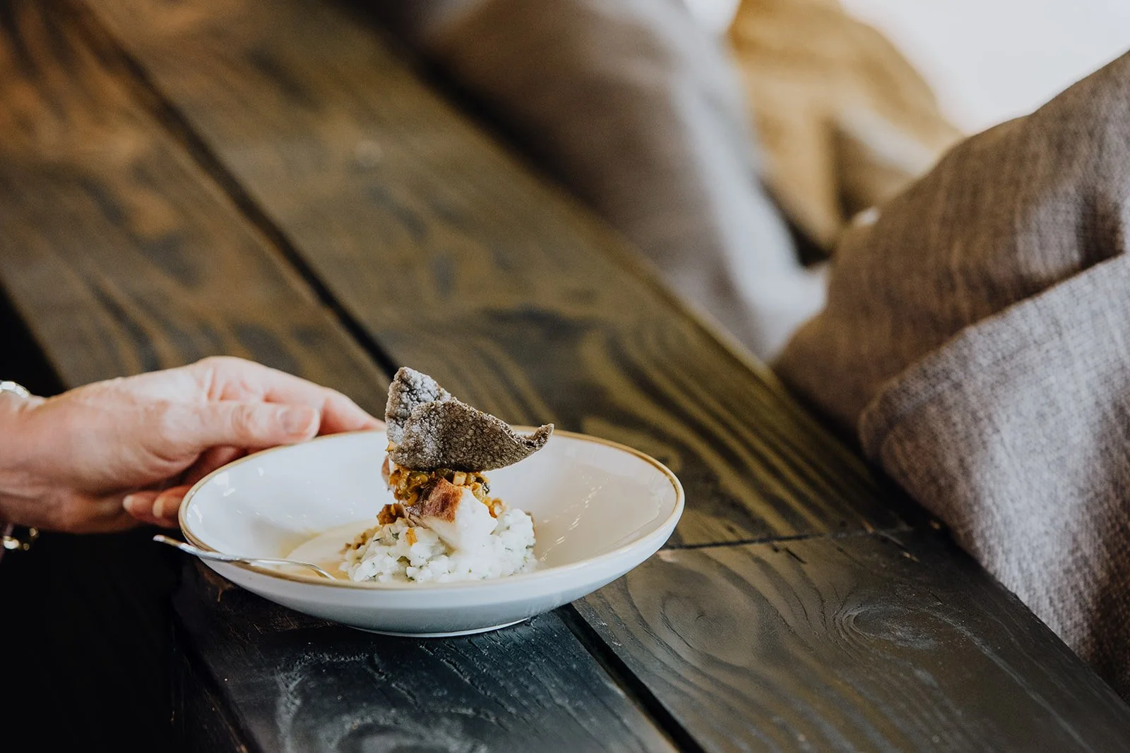 hapje geserveerd op huwelijk