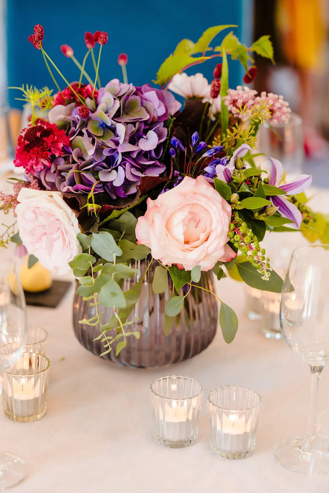 gekleurde bloemen in pot als decoratie