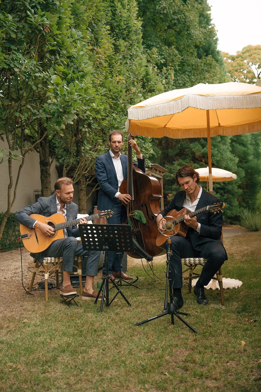 live band tijdens een zomers verjaardagsfeest