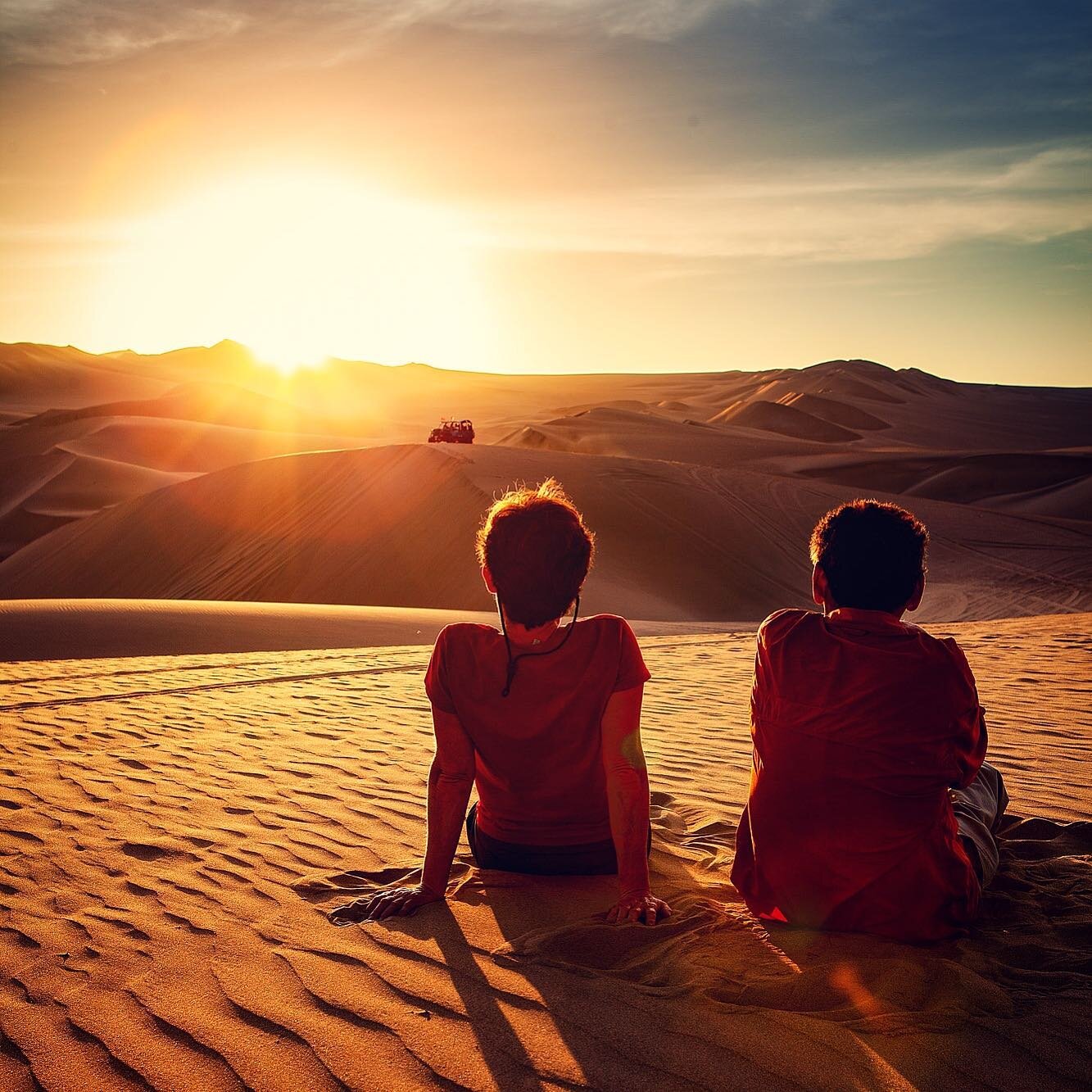 A moment of rest at sunset on the dunes outside of Huacachina, Peru.⁠⁠
⁠⁠
#huacachina #peru #dunes #sunset