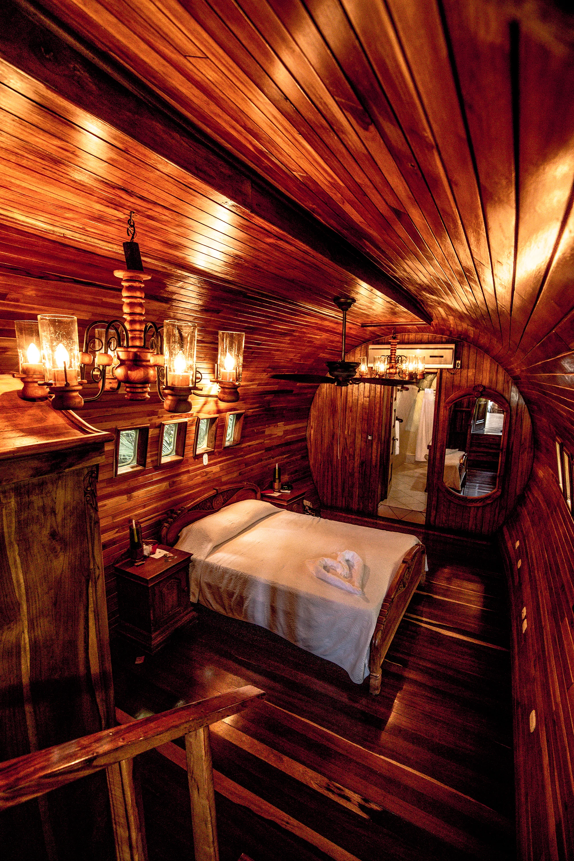 727SUITE.jpg
