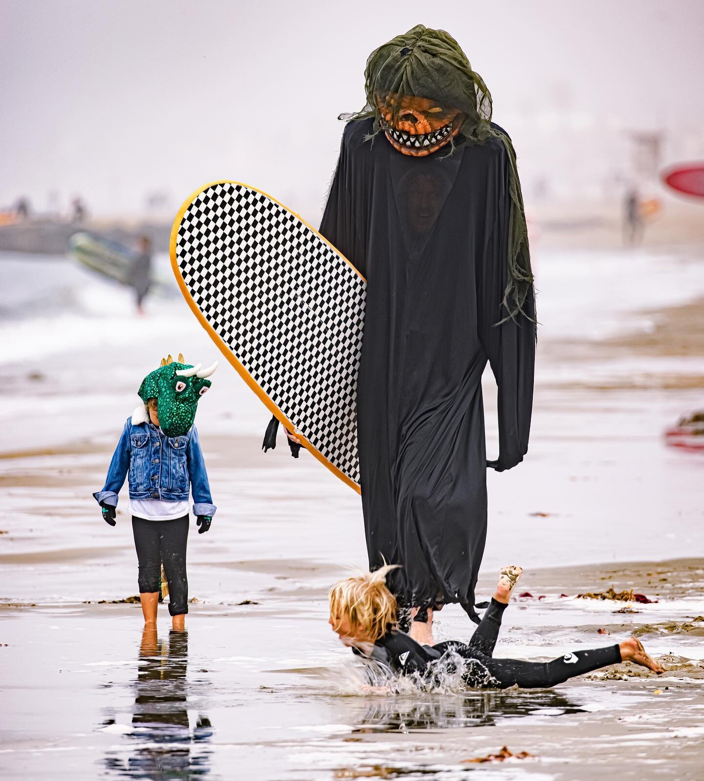 Happy Halloween 🎃 #shred #surf #costume #blackies #perfecttiming