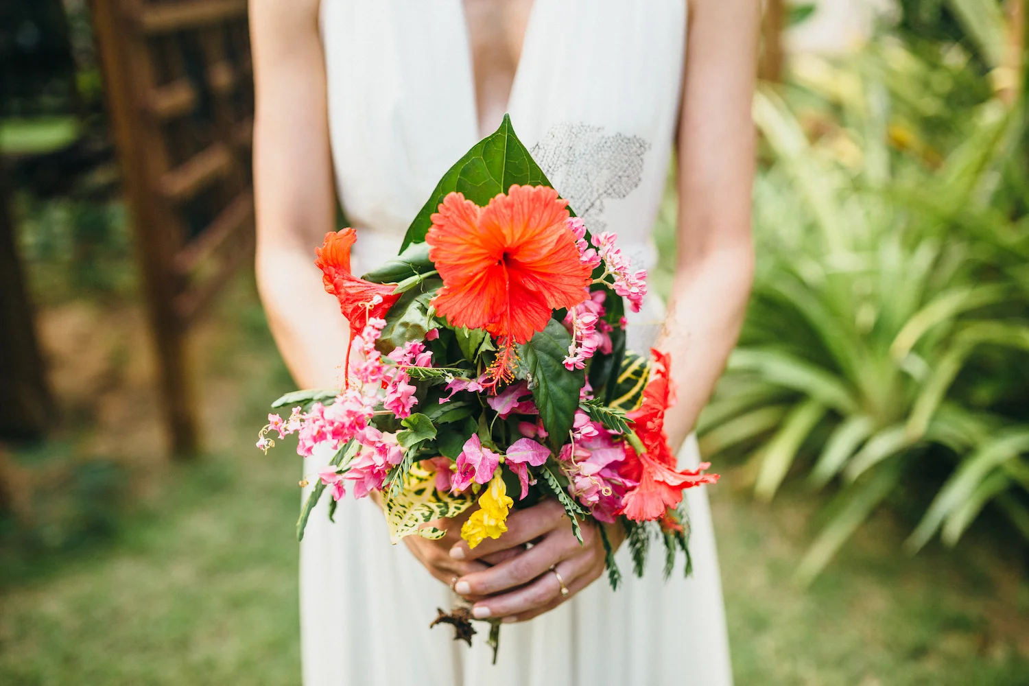 destination wedding photographer Vieques Puerto Rico bouquet