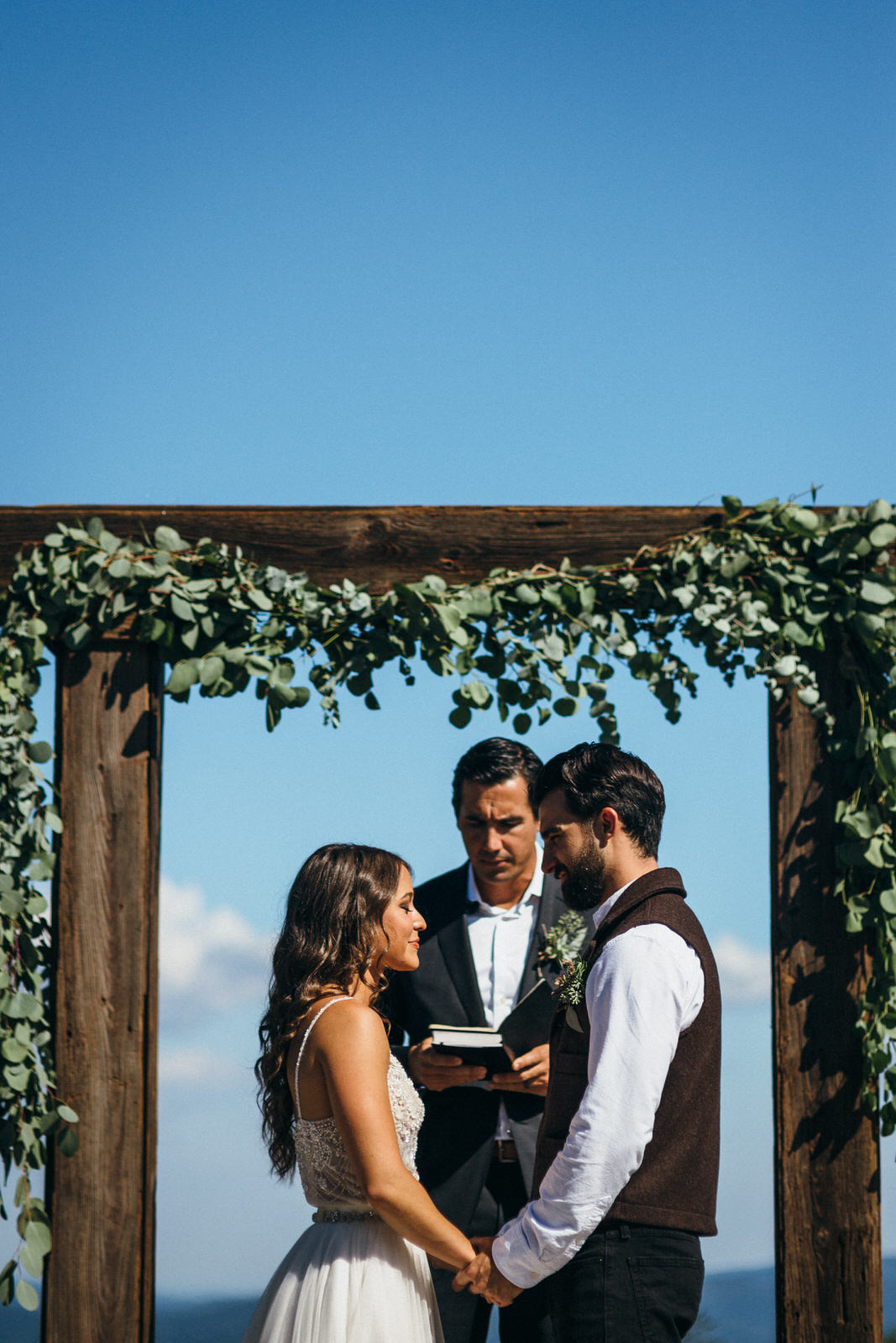 Portland Seattle North Carolina Overlook Barn destination wedding photographer0044.JPG