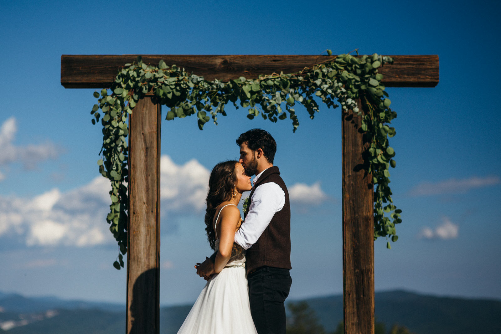 Portland Seattle North Carolina Overlook Barn destination wedding photographer0082.JPG