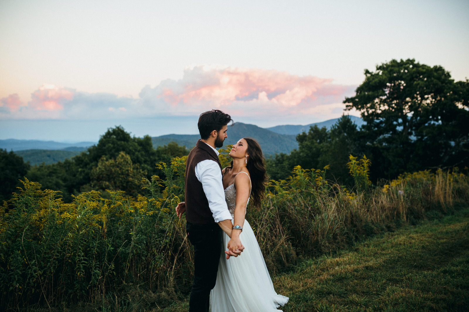 Portland Seattle North Carolina Overlook Barn destination wedding photographer0154.JPG