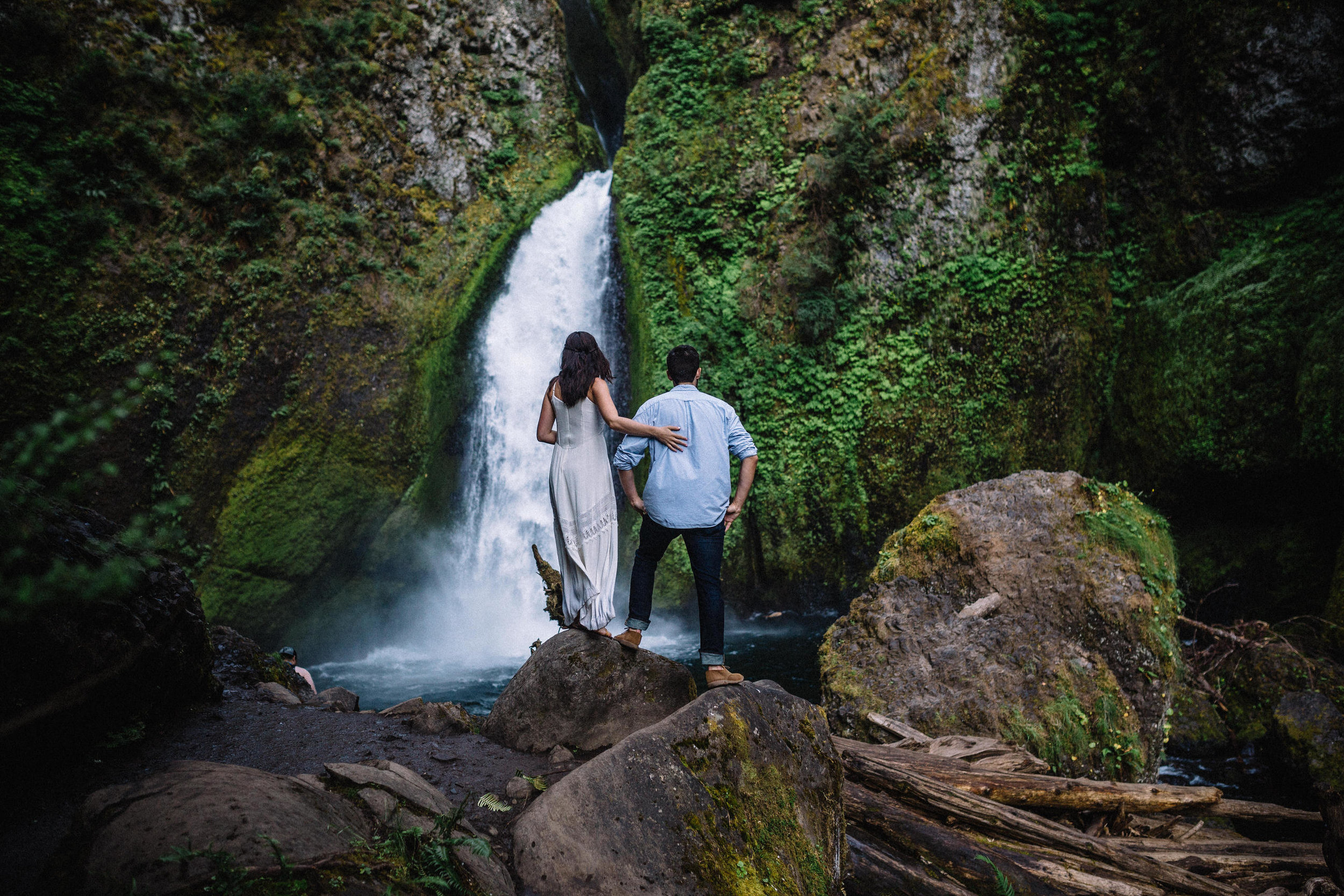 Wahclella falls portland oregon engagement photographer 001.jpg