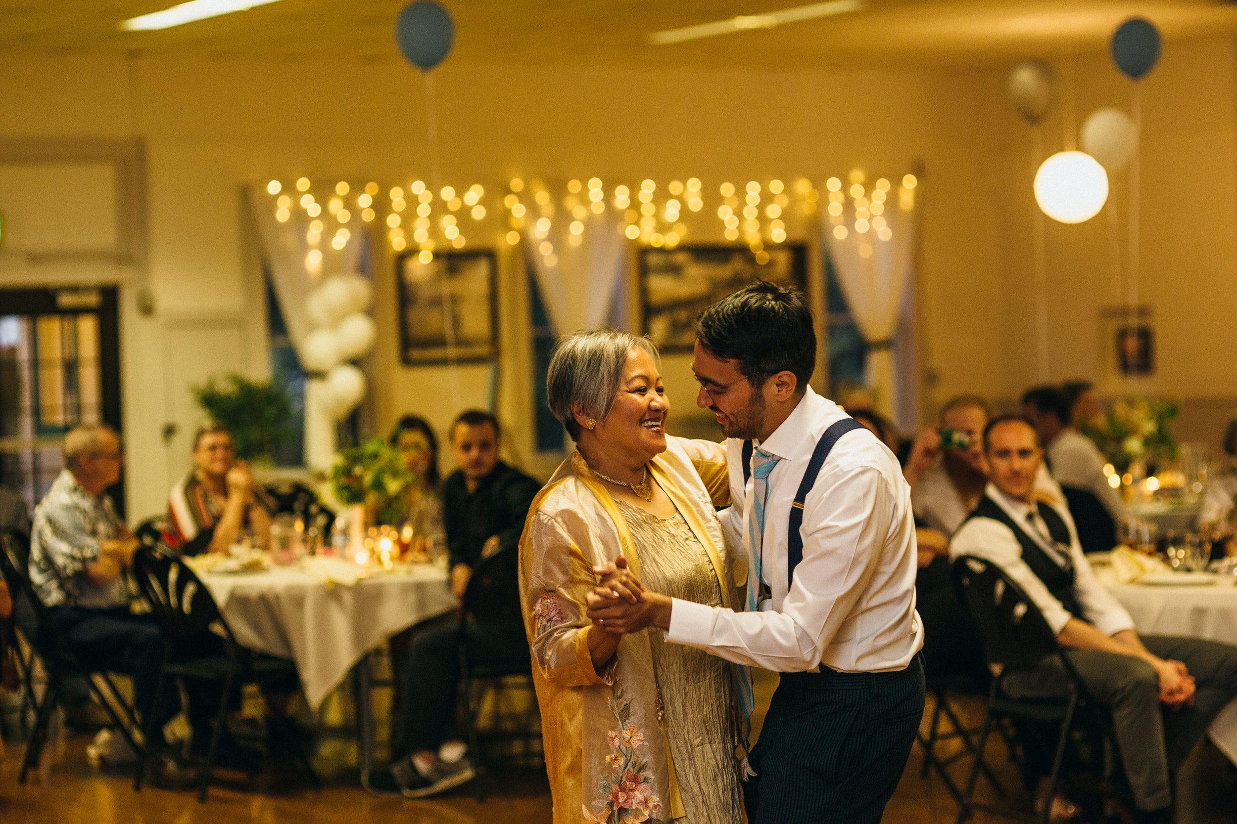 Oaks amusement park Pioneer church Sellwood Portland wedding photographer Oregon107.JPG