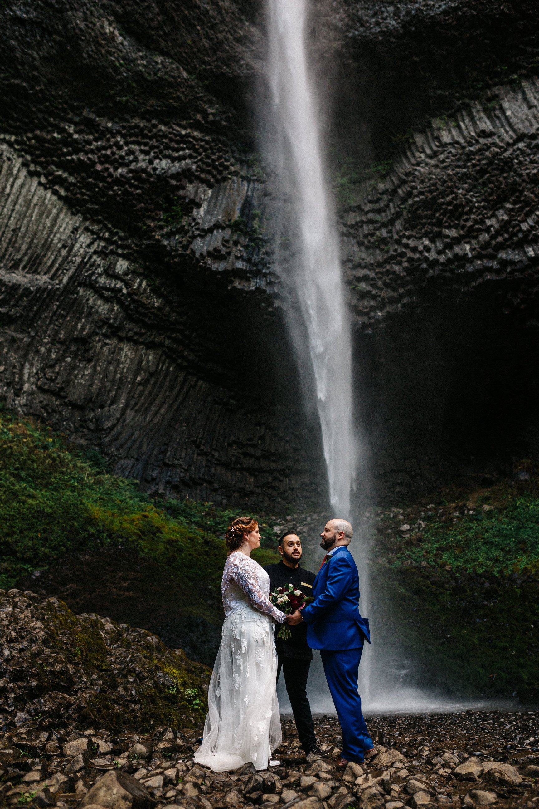 Latourell Falls elopement photography 092.JPG