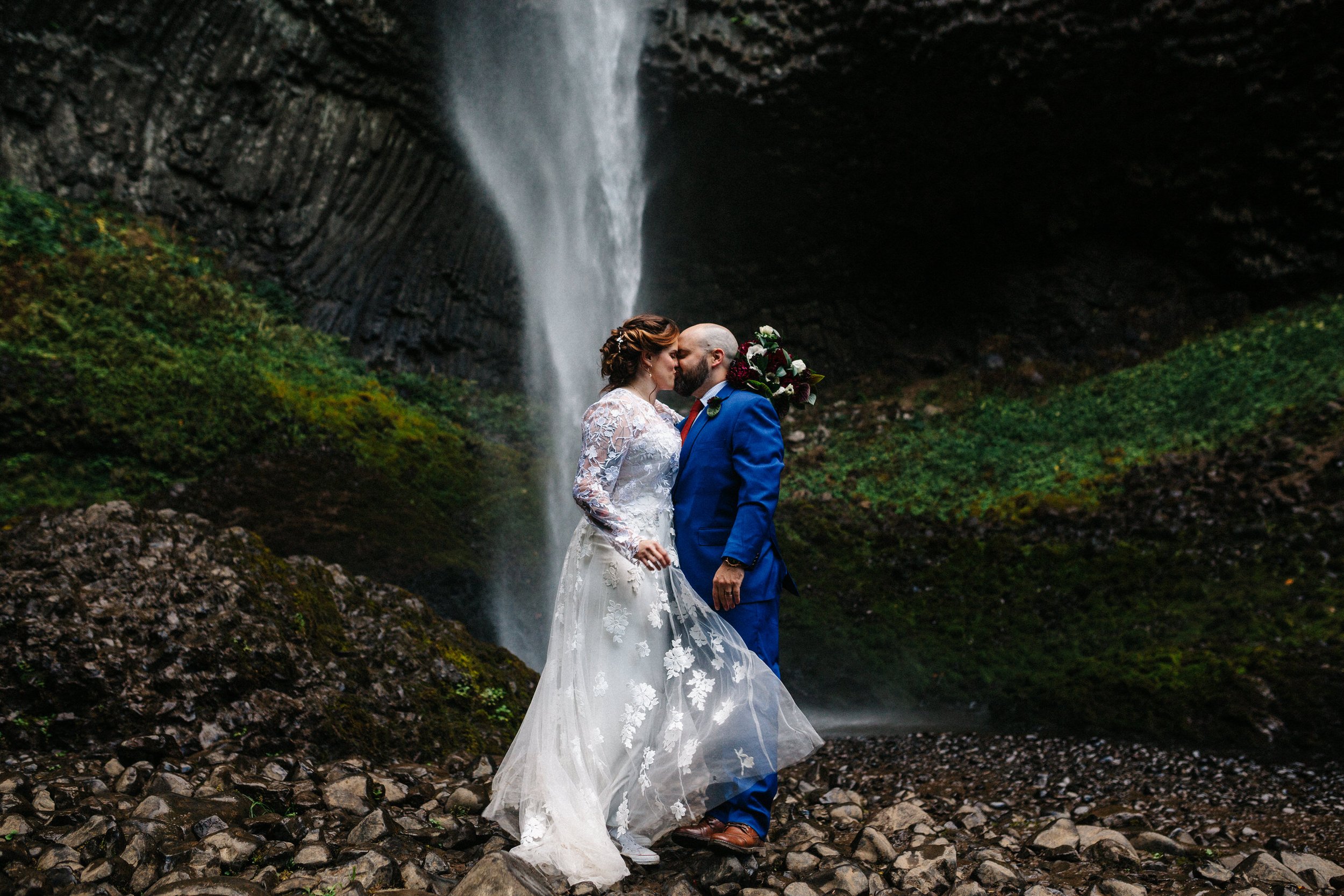 Latourell Falls elopement photography 093.JPG