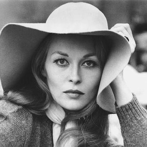 Faye-Dunaway-Blonde-Hair-70s.jpg