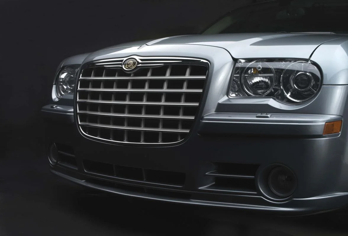 chrysler 300 grille alt.jpg