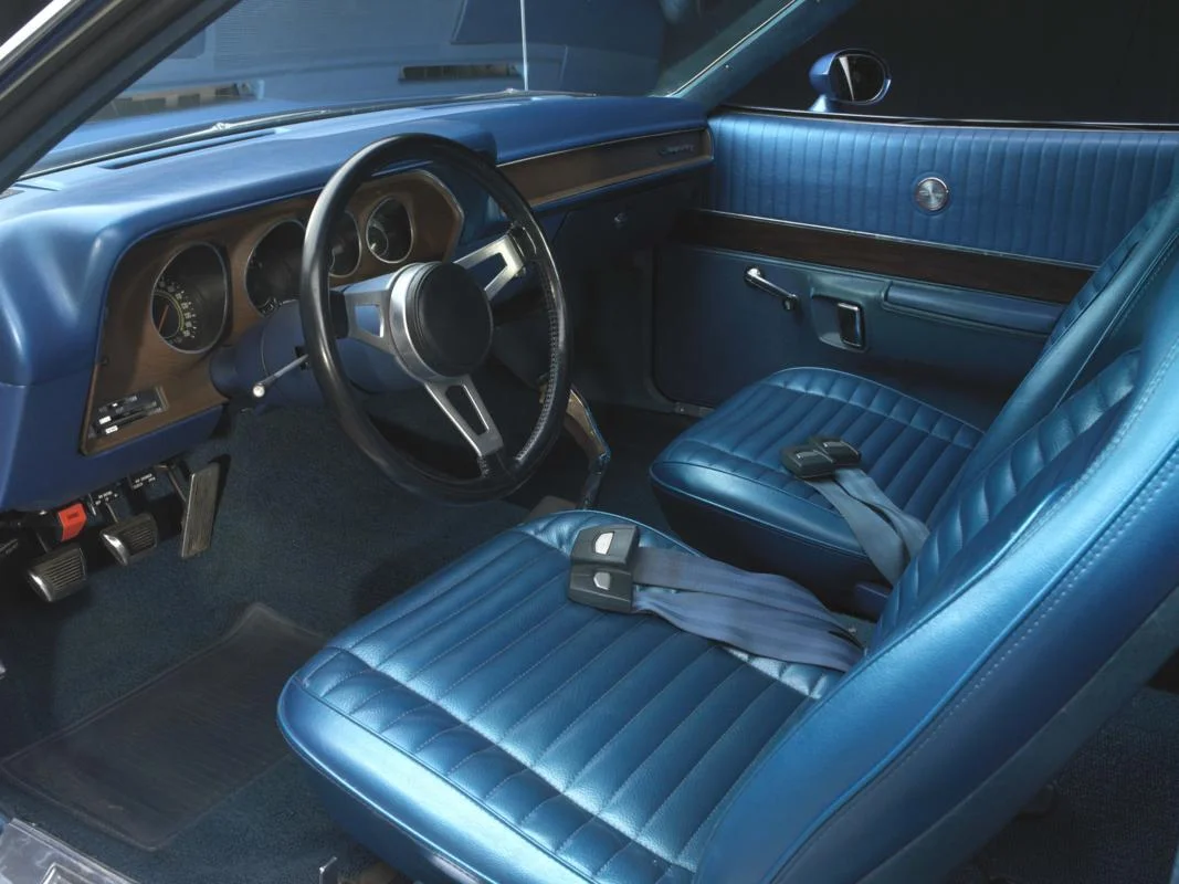 71 blue 4spd interior.jpg
