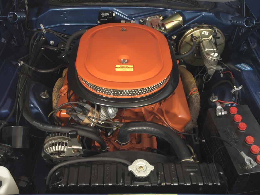 71 blue six pack(_) engine.jpg