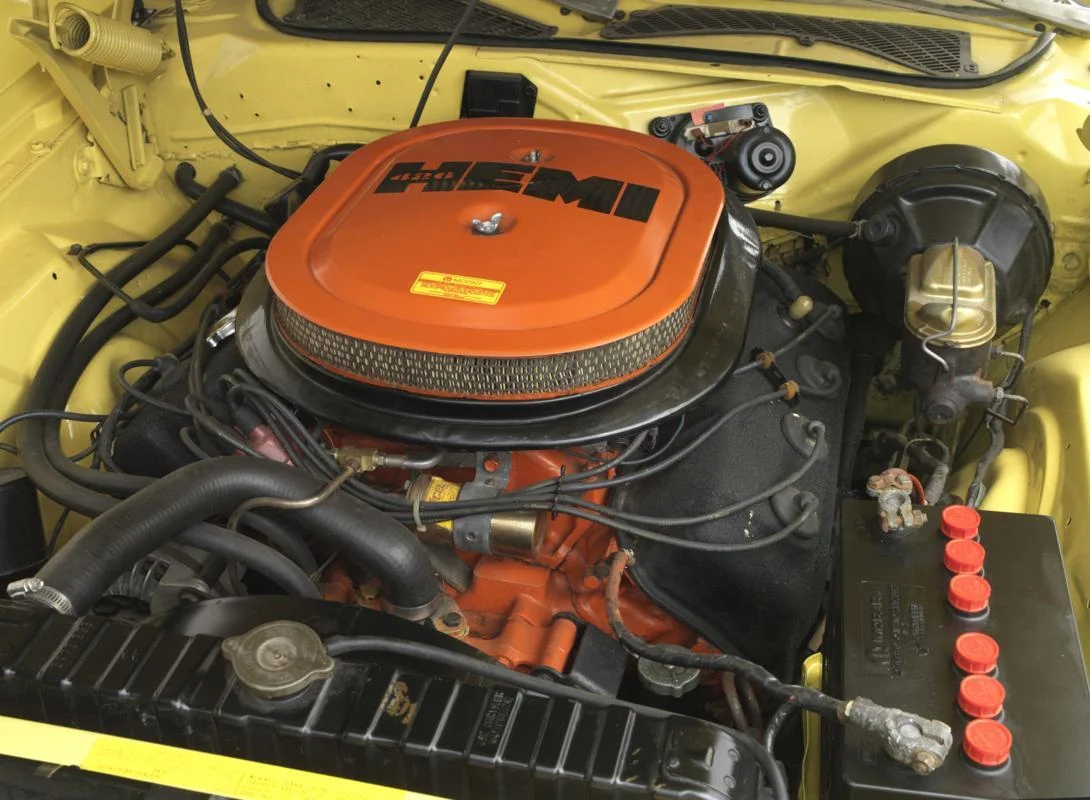 71 lemon twist hemi engine.jpg