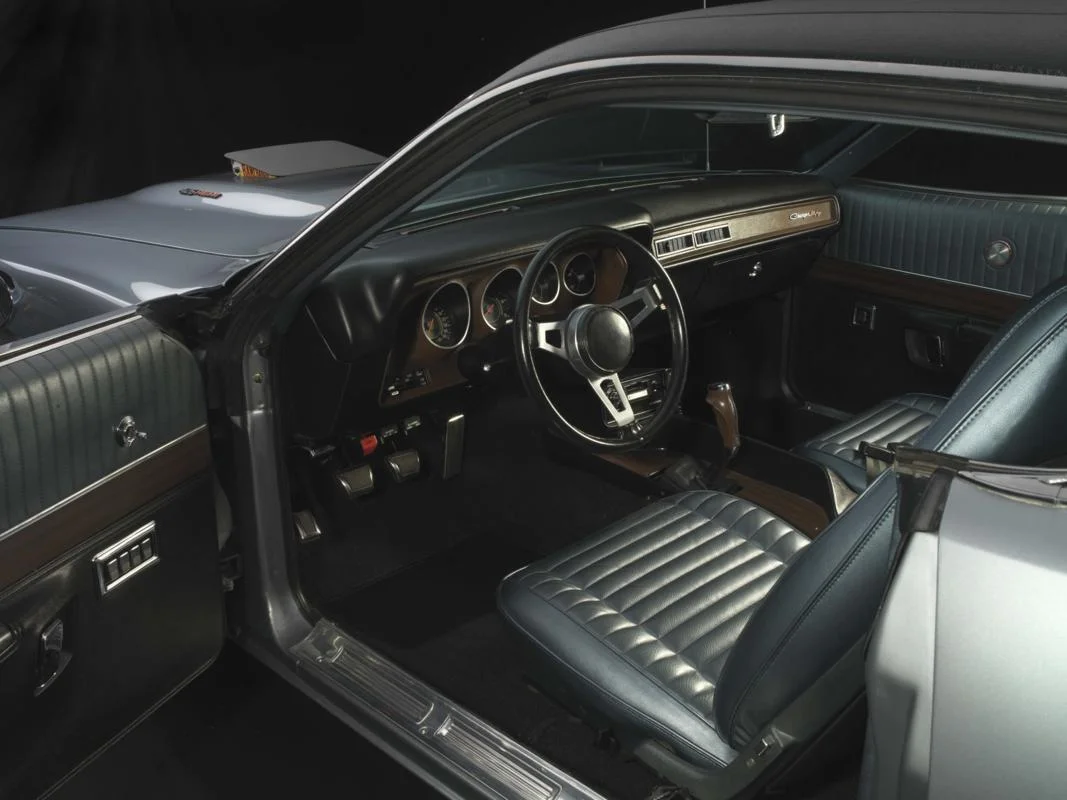 71 gunmetal hemi interior alt.jpg