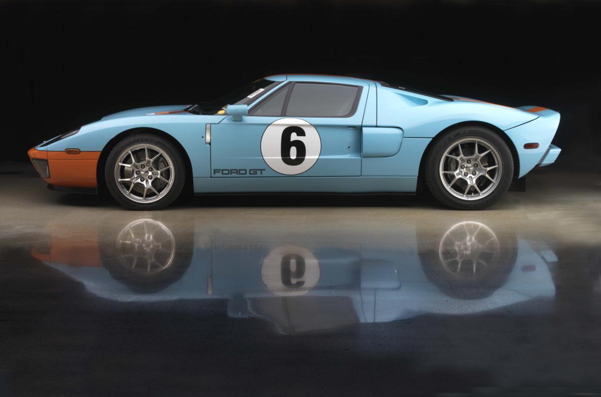 ford gt with reflection .jpg