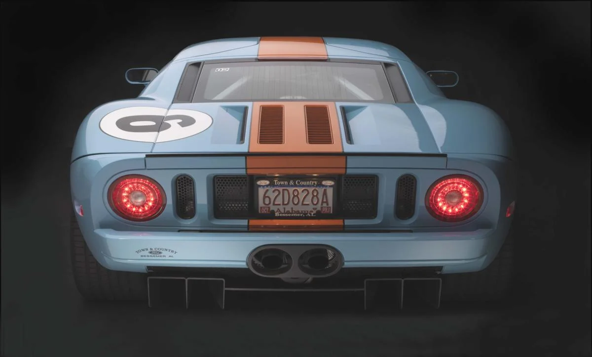 ford gt oa rear lights on.jpg