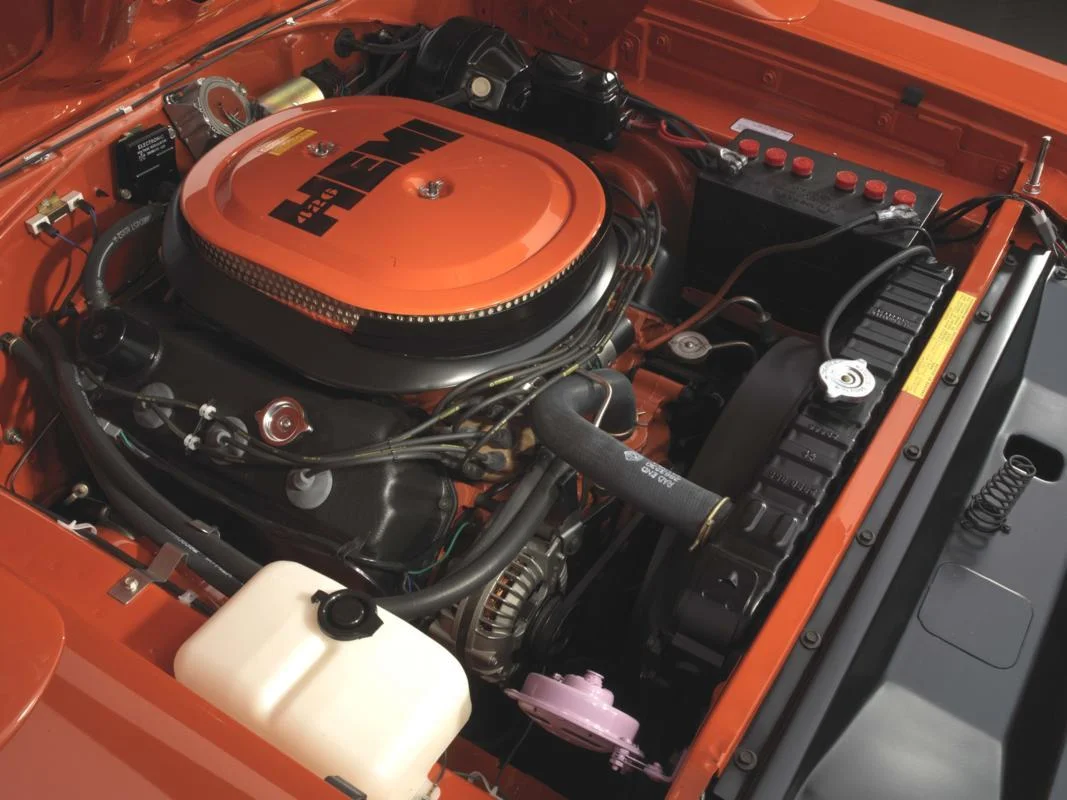 hemi orange super bird engine.jpg