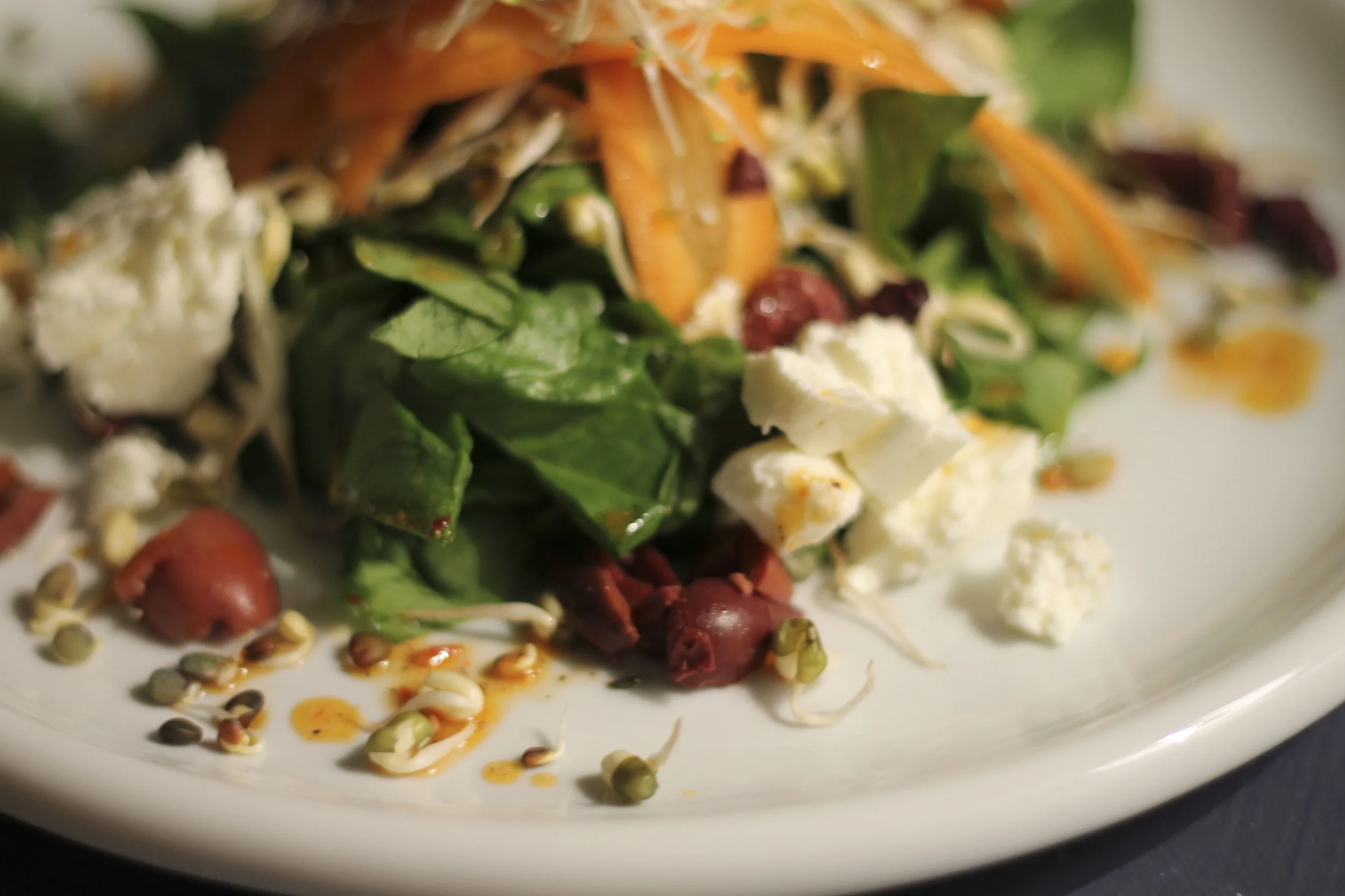 Salat Spinat Chilisauce Fetakäse sprossen39.jpg
