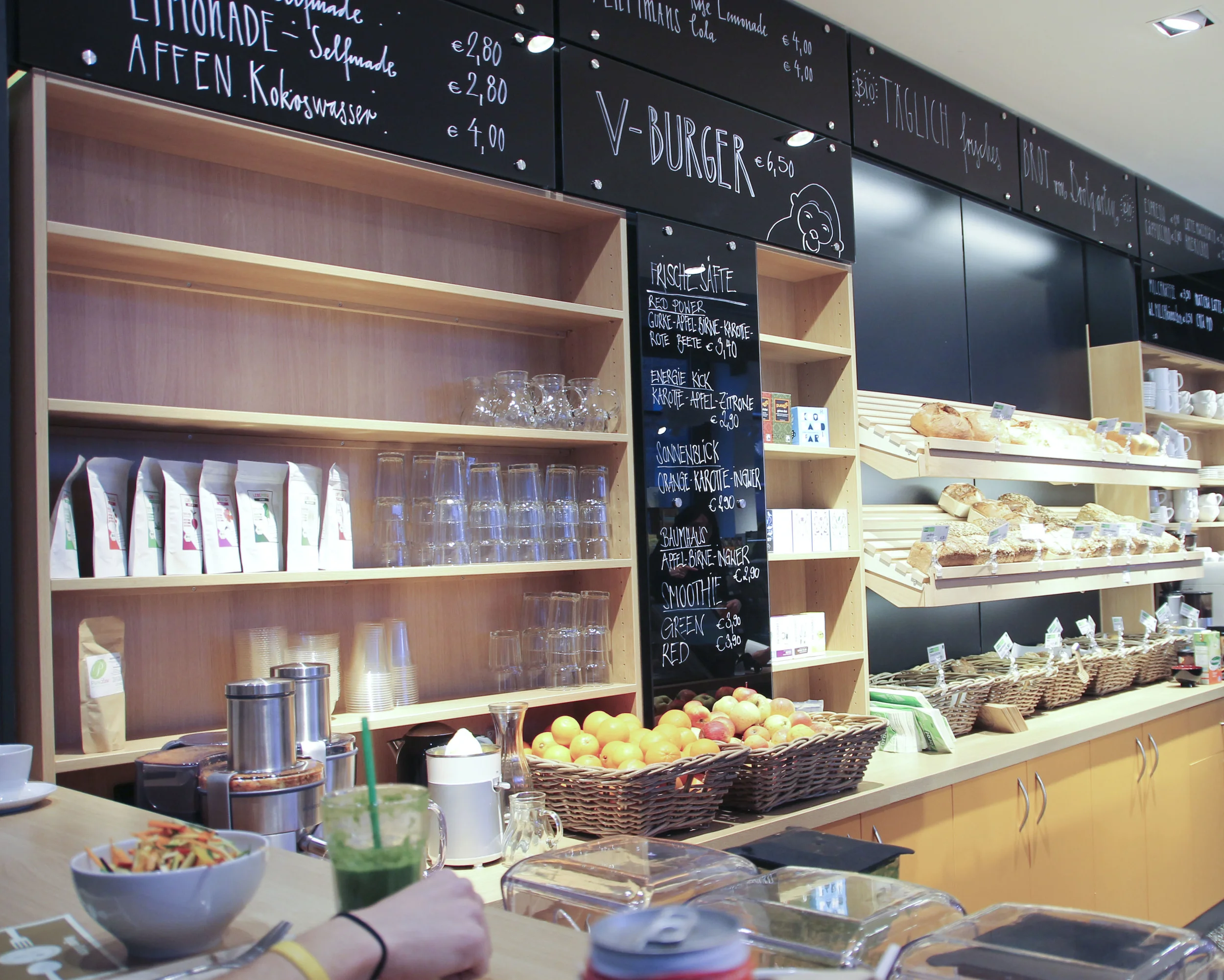 veganz Hamburg Altona veganes Bistro998.jpg