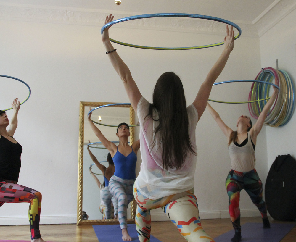 hoop yoga rebecca halls berlin1263.jpg