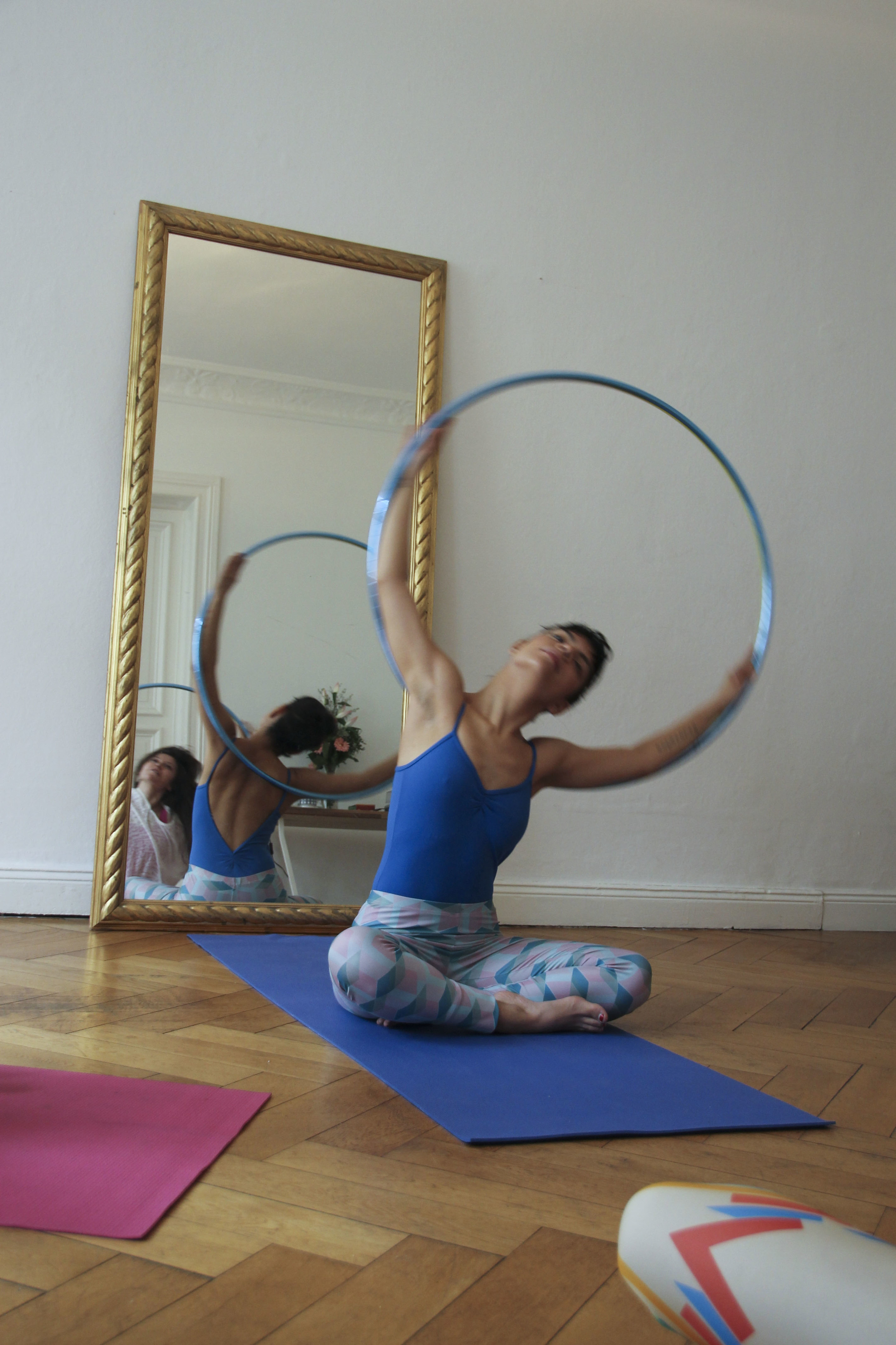 hoop yoga rebecca halls berlin1300.jpg