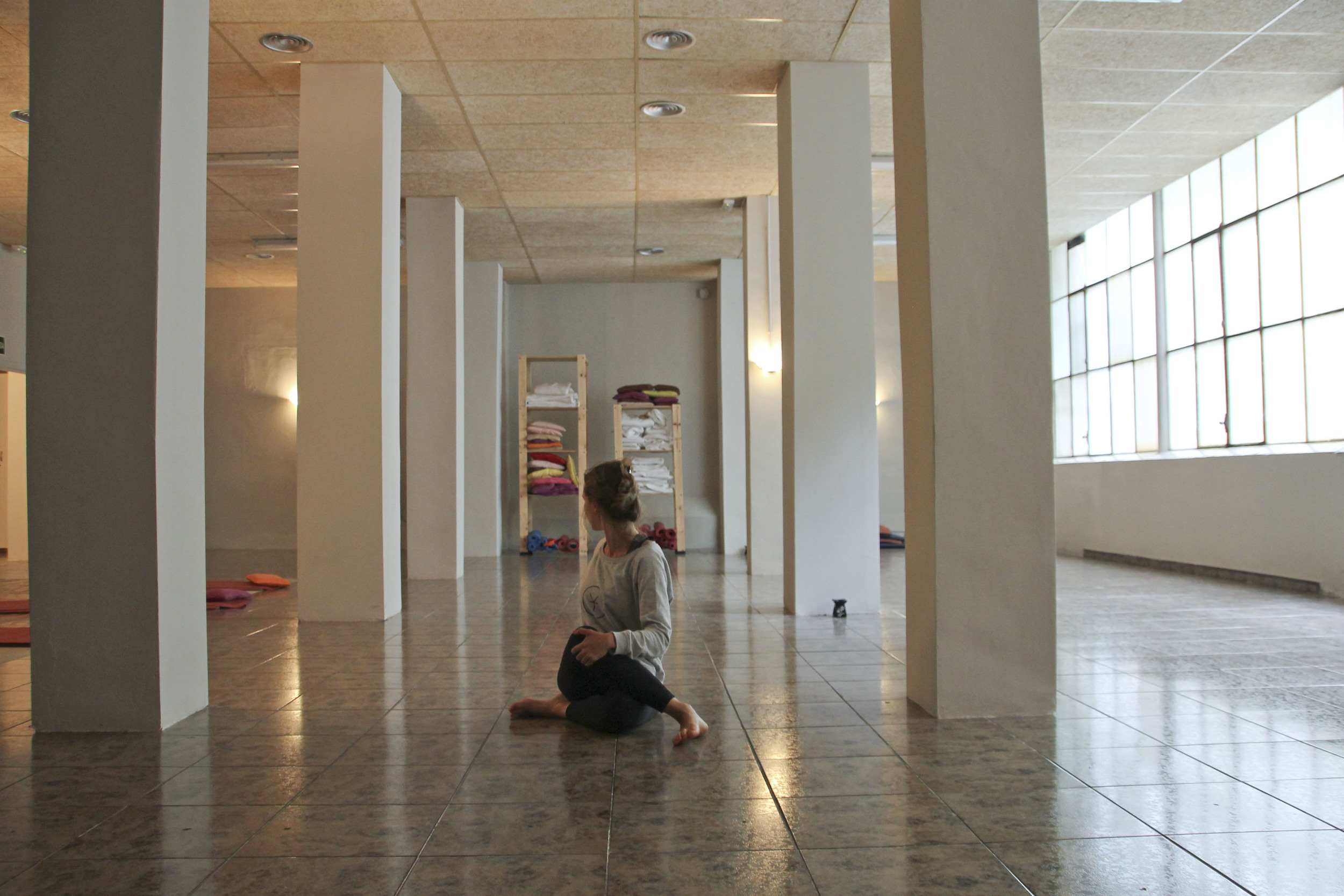 Happy central yoga studio barcelona2039.jpg