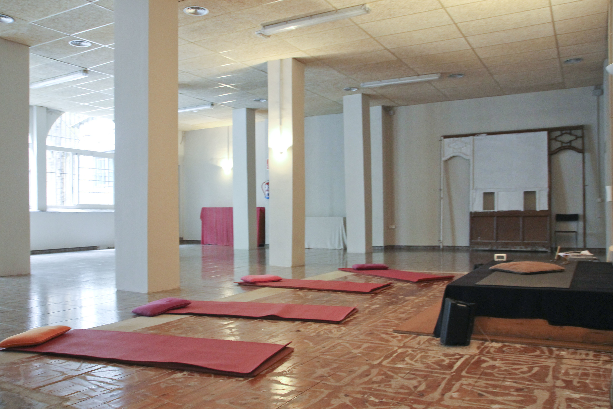 Happy central yoga studio barcelona2036.jpg