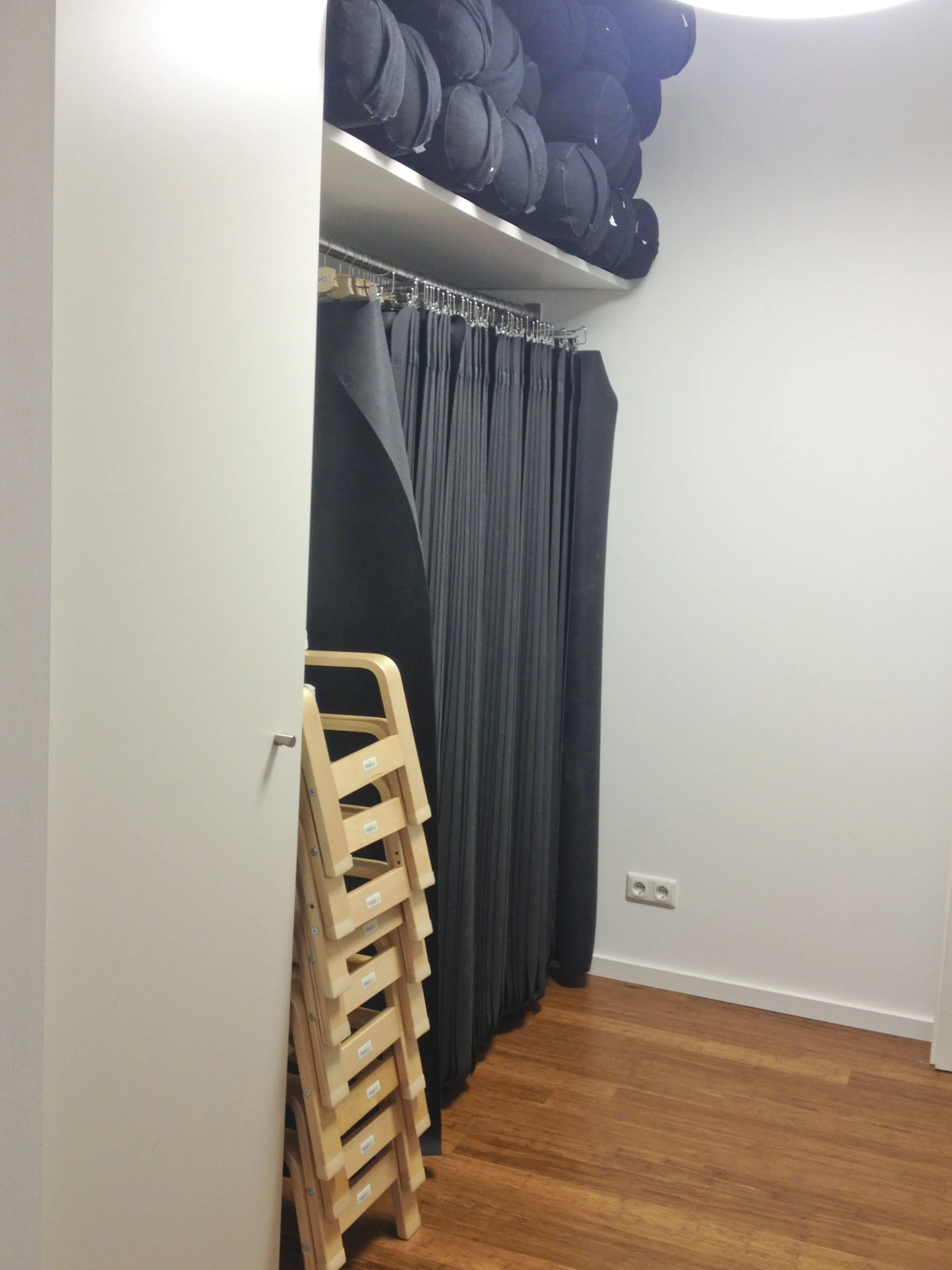 Patrick Broom Yoga, Yoga Studio, München 2178.jpg
