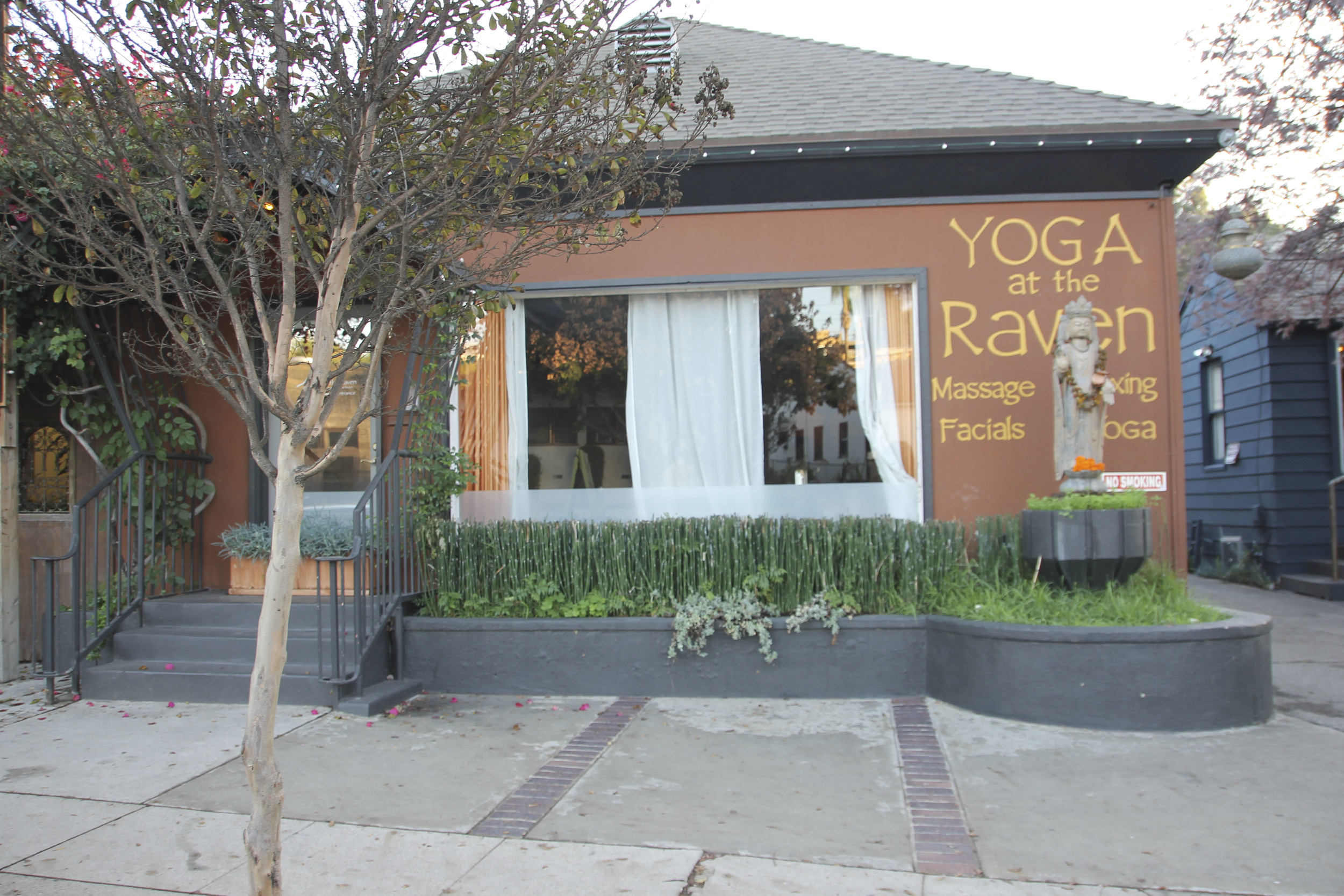 Yoga at the Raven, Silverlake Los angeles California2517.jpg