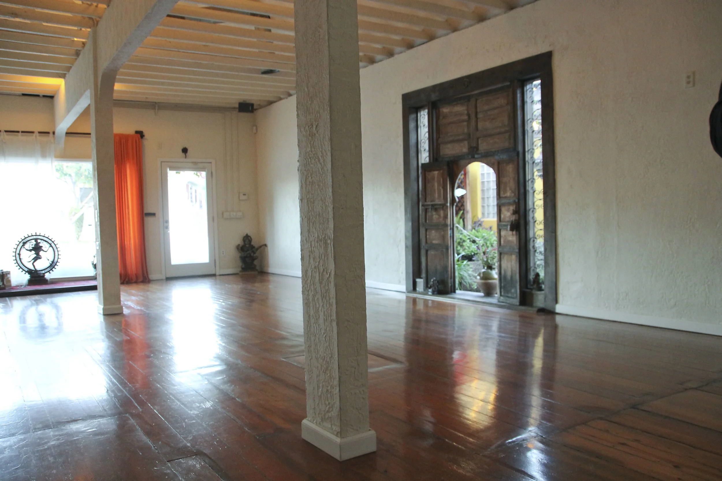 Yoga at the Raven, Silverlake Los angeles California2520.jpg