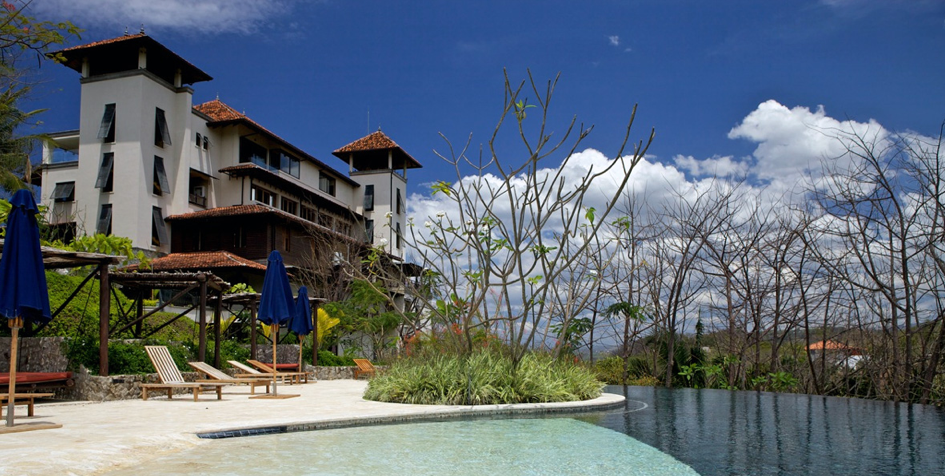 RETREAT// Recovery 2.0 Thanksgiving Yoga Retreat with Kia Miller, Costa Rica