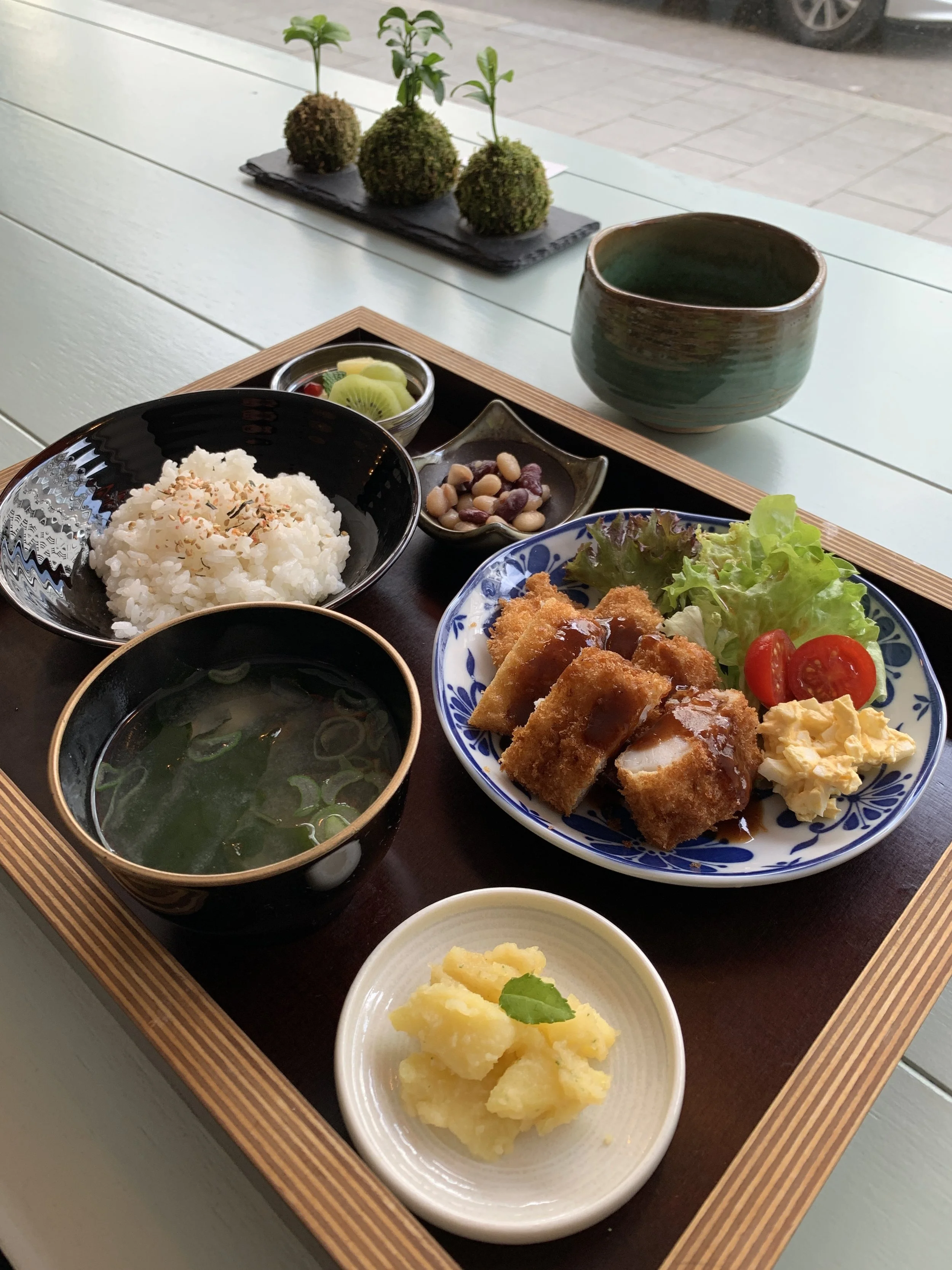 SUZUKI Nomnom Kitchen - leckere japanische Hausmannskost